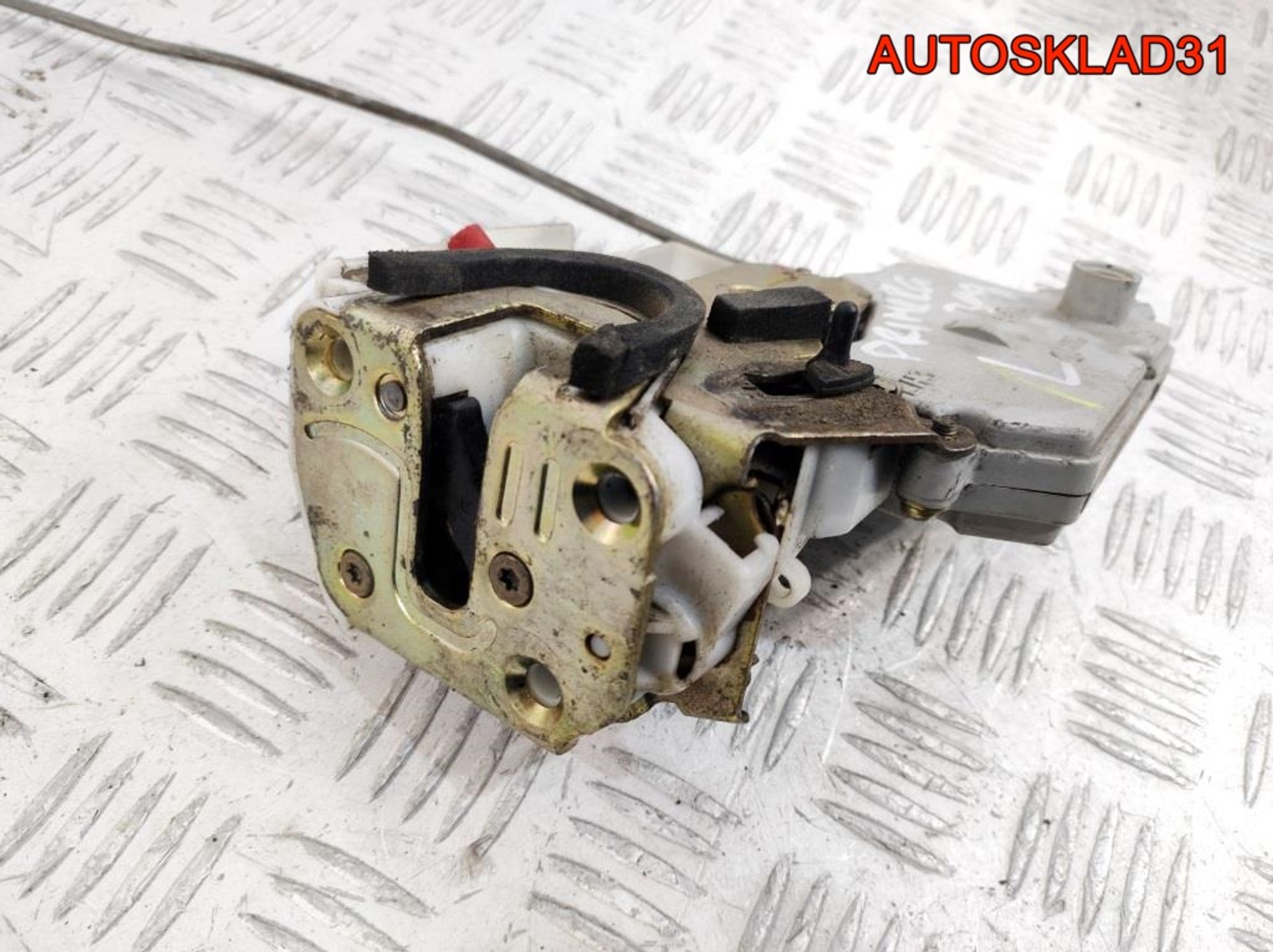 Замок двери задней левой Nissan Primera P11 825032F000, 1000 рублей, Дубовое
