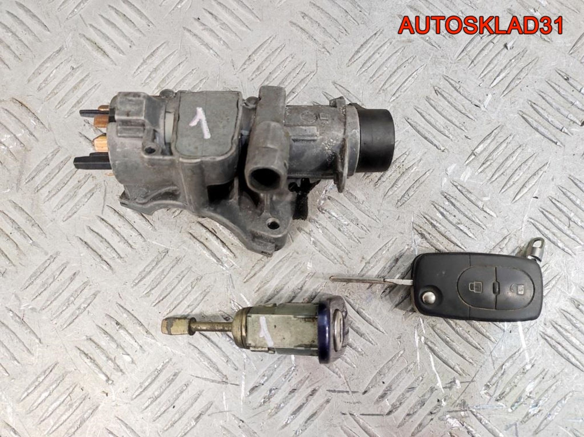 Комплект замок зажигания и личинки с ключомVW Passat B5 4B0905851, 3600 рублей, Дубовое