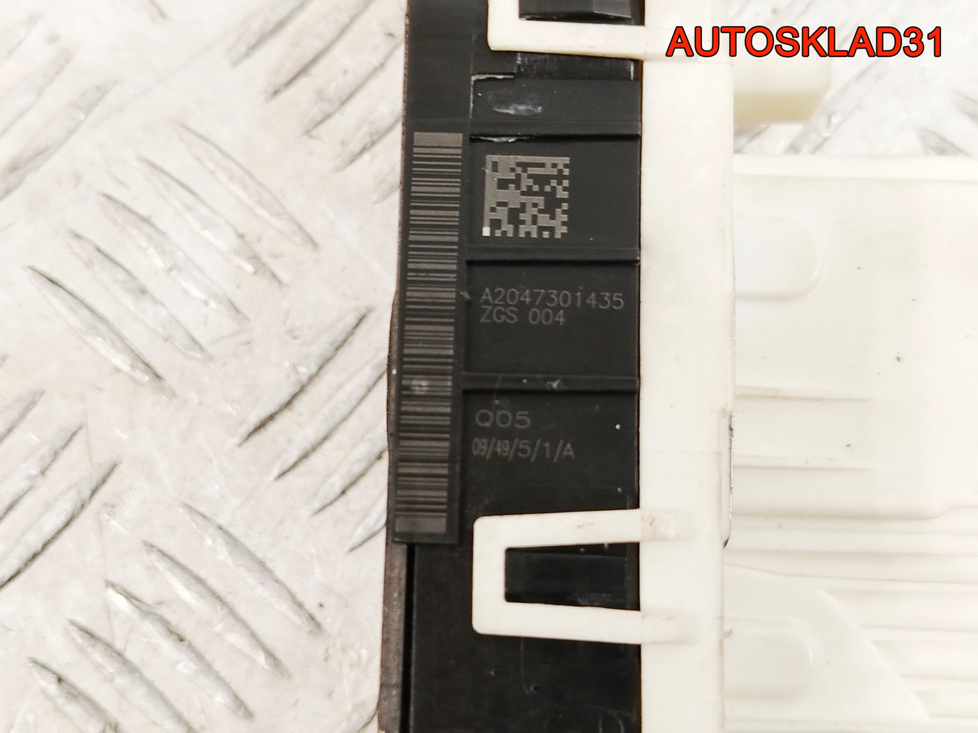 Замок двери задней правой Mercedes Benz GLK X204 A2047301435, 2500 рублей, Дубовое