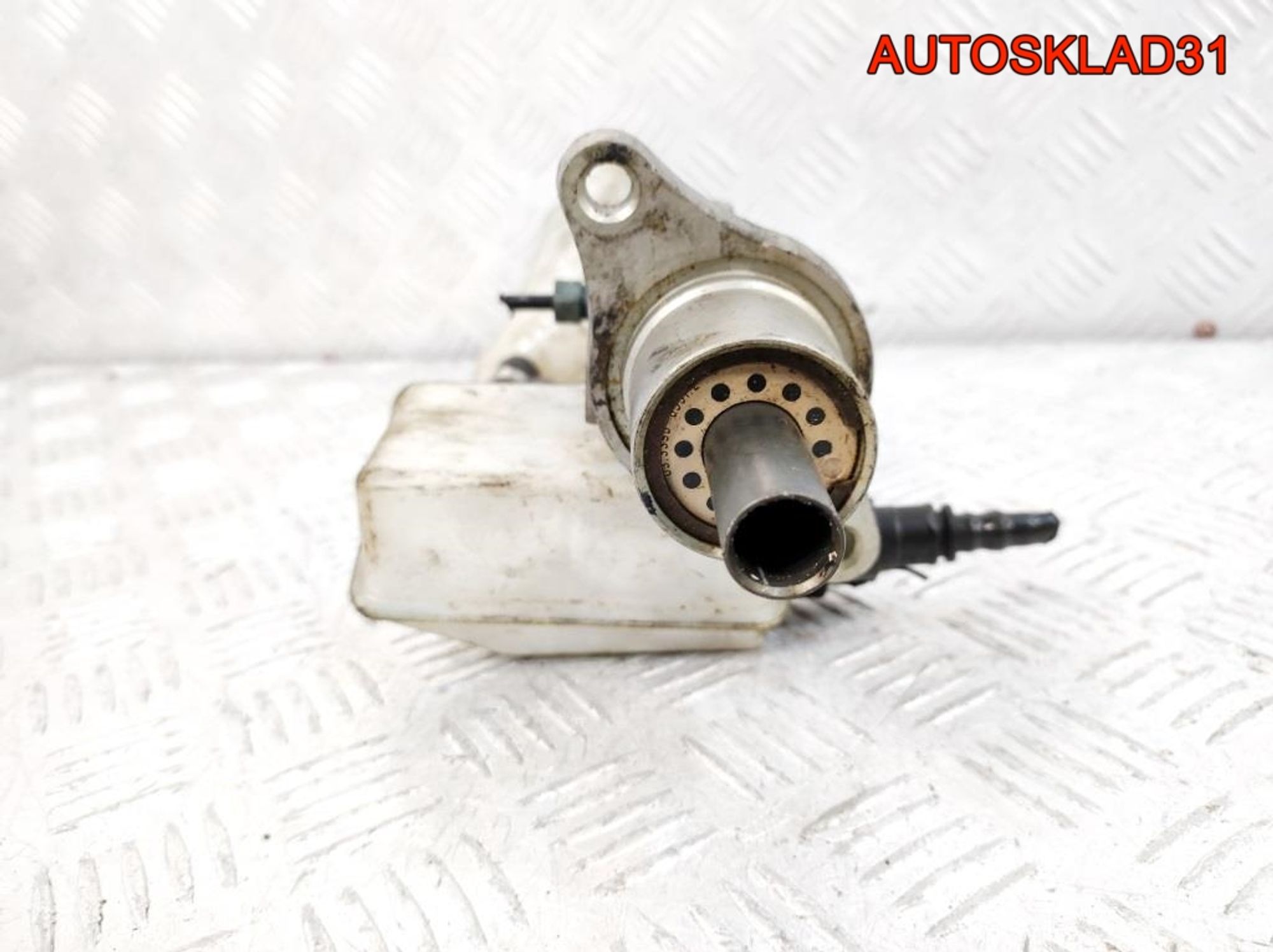 Цилиндр тормозной главный Ford Focus 2 1,6 Бензин 03350886401, 2000 рублей, Дубовое