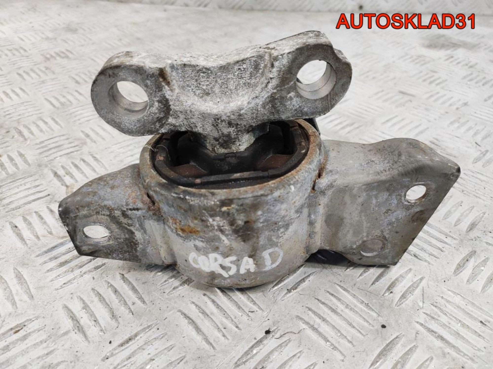 Опора двигателя правая Opel Corsa D 13130739, 1700 рублей, Дубовое