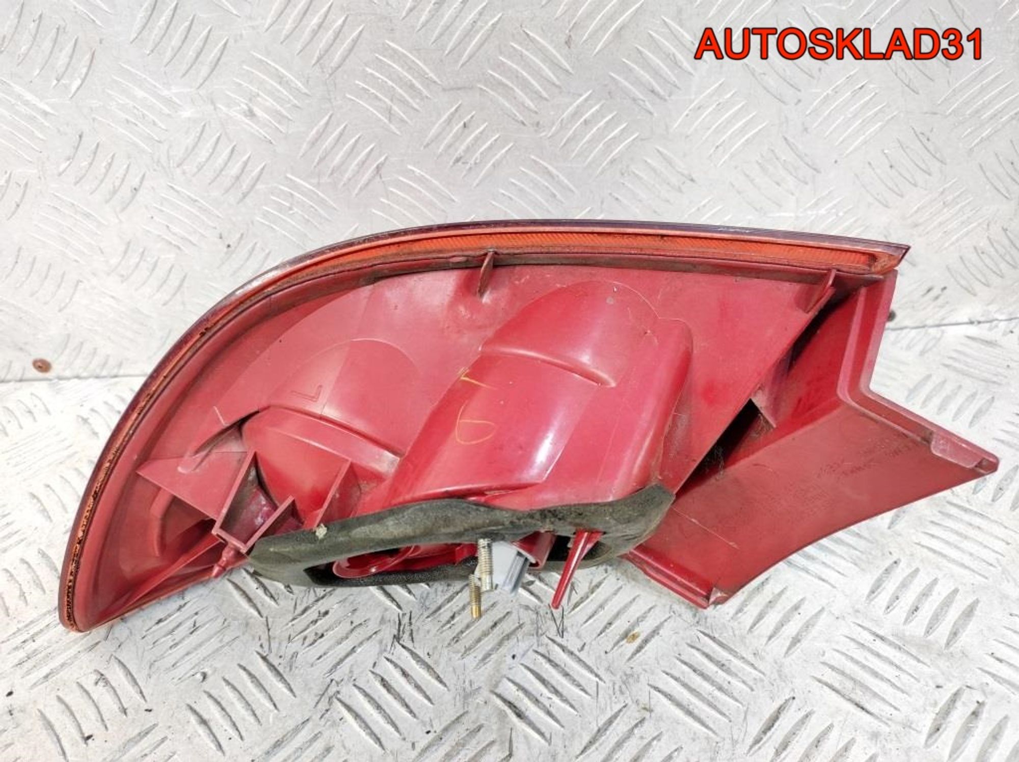 Фонарь задний левый Mazda 3 BK BP4K51160E Хетчбэк, 2500 рублей, Дубовое