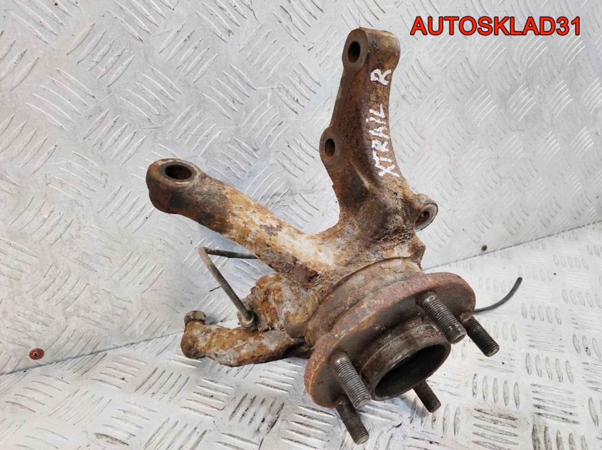 Кулак поворотный передний правый Nissan X-Trail T30 400148H300, 2700 рублей, Дубовое