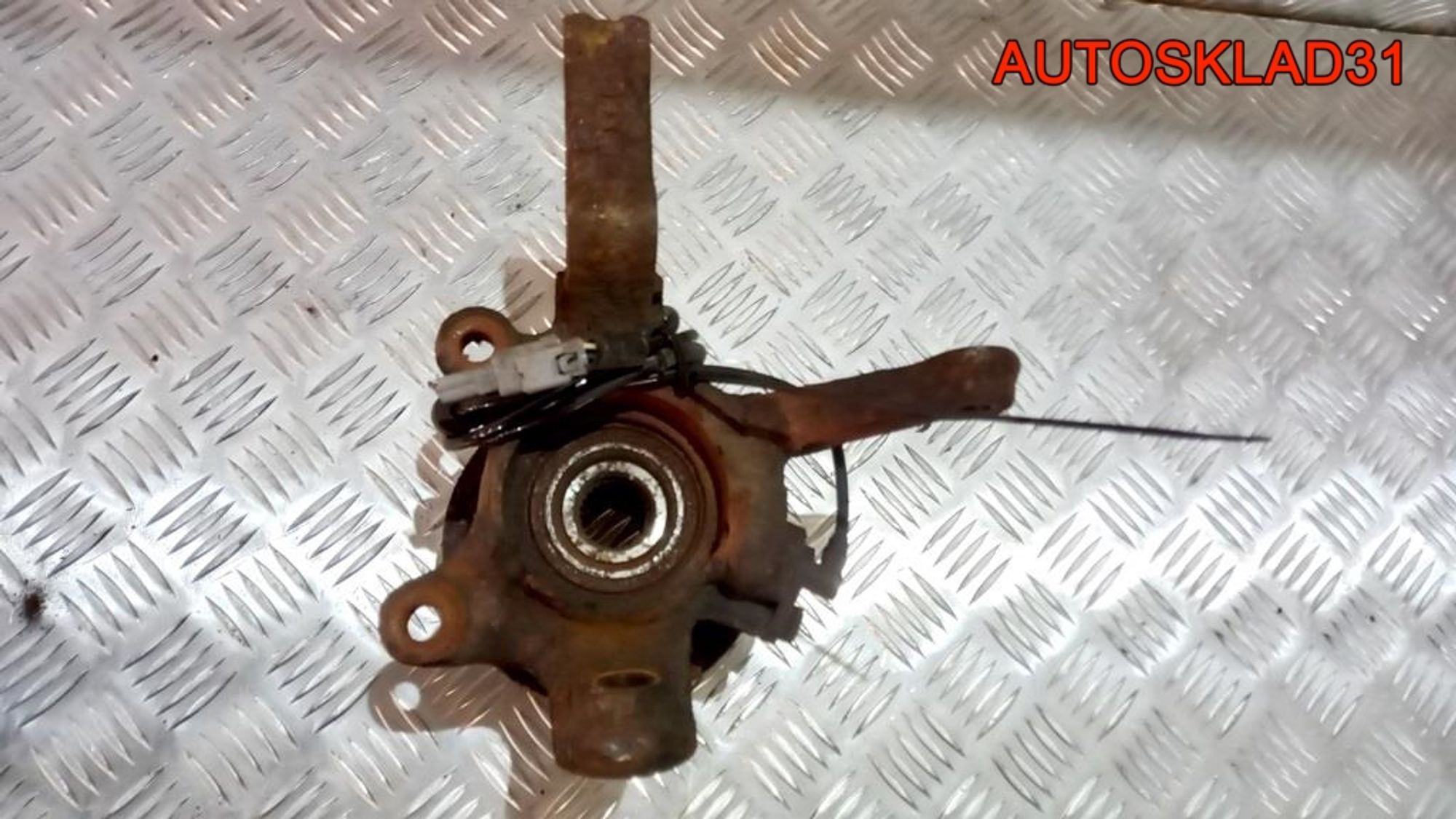 Кулак поворотный передний правый в сборе Nissan Almera N16 400144M400, 2500 рублей, Дубовое