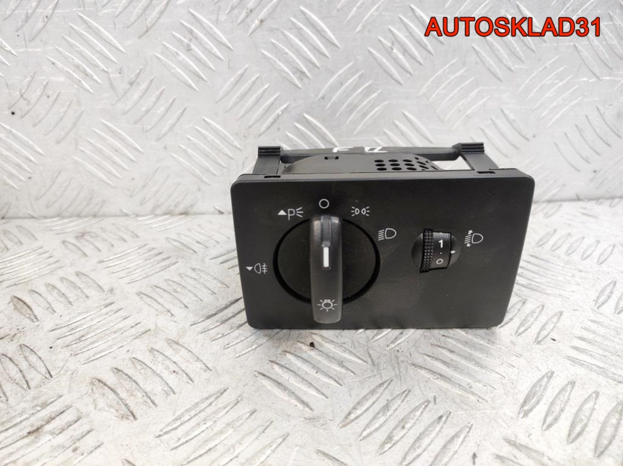 Переключатель света Ford Focus 2 4M5T13A024EA, 2500 рублей, Дубовое