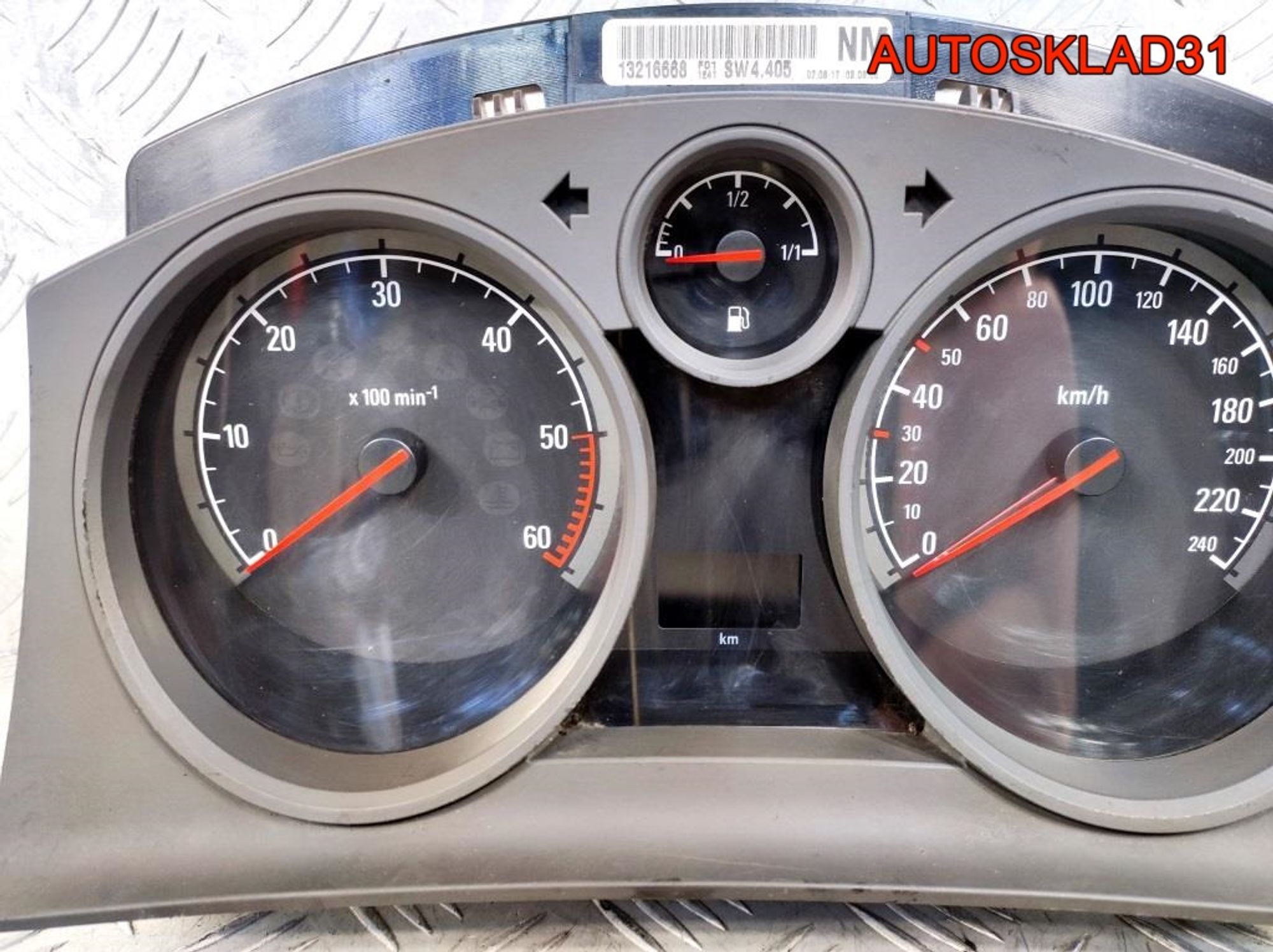 Панель приборов Opel Zafira B 13216668 Дизель, 2600 рублей, Дубовое