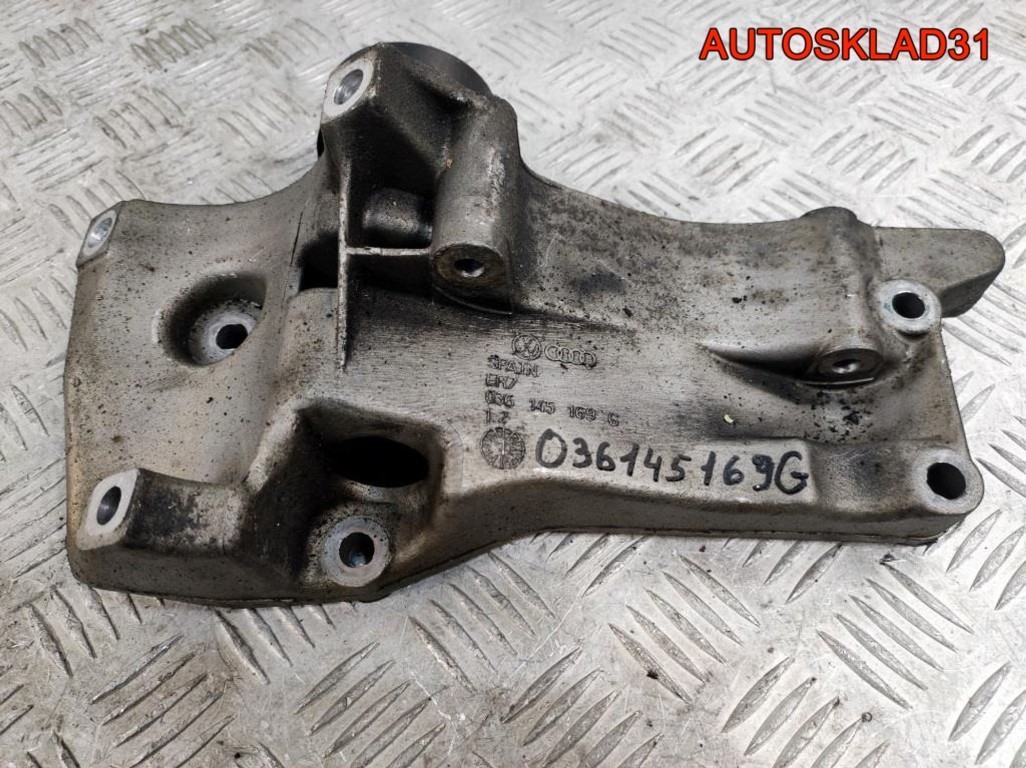 Кронштейн генератора VW Polo 4 1,4 AUA 036145169G, 1100 рублей, Дубовое