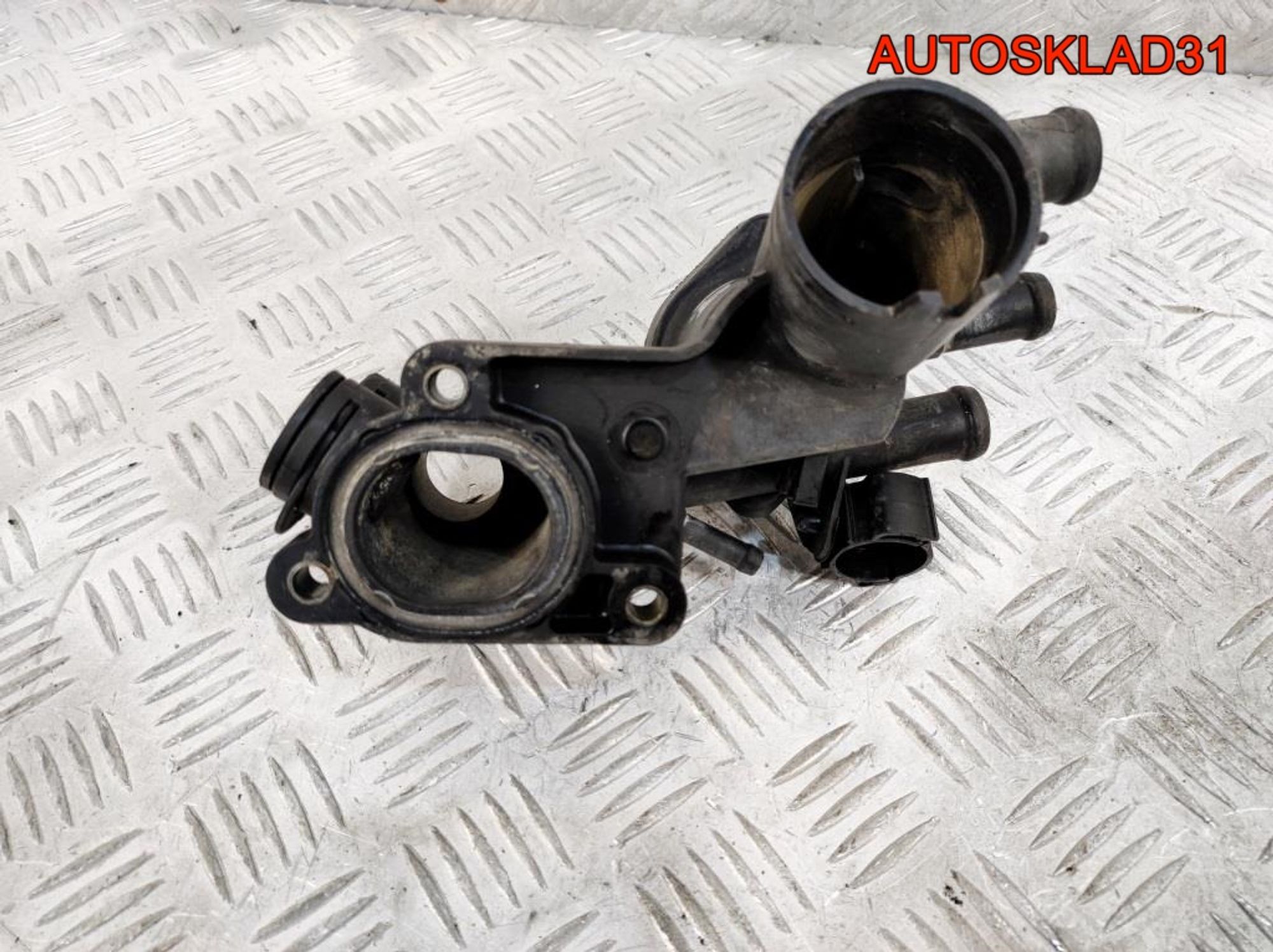 Корпус термостата Skoda Fabia 1,4 Бензин 032121111AF, 900 рублей, Дубовое