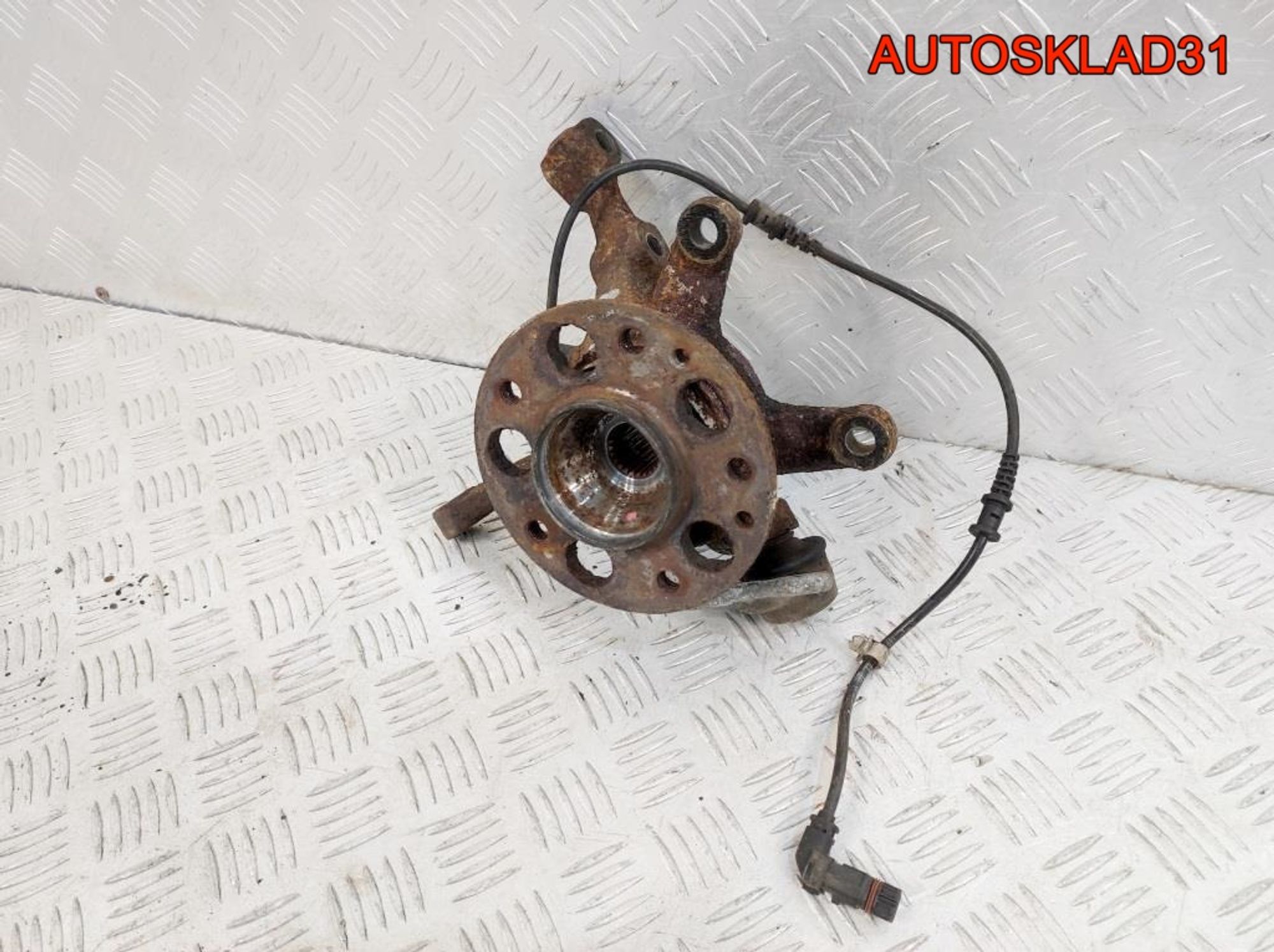 Кулак поворотный передний левый  Mercedes W168 A1683301620, 2500 рублей, Дубовое