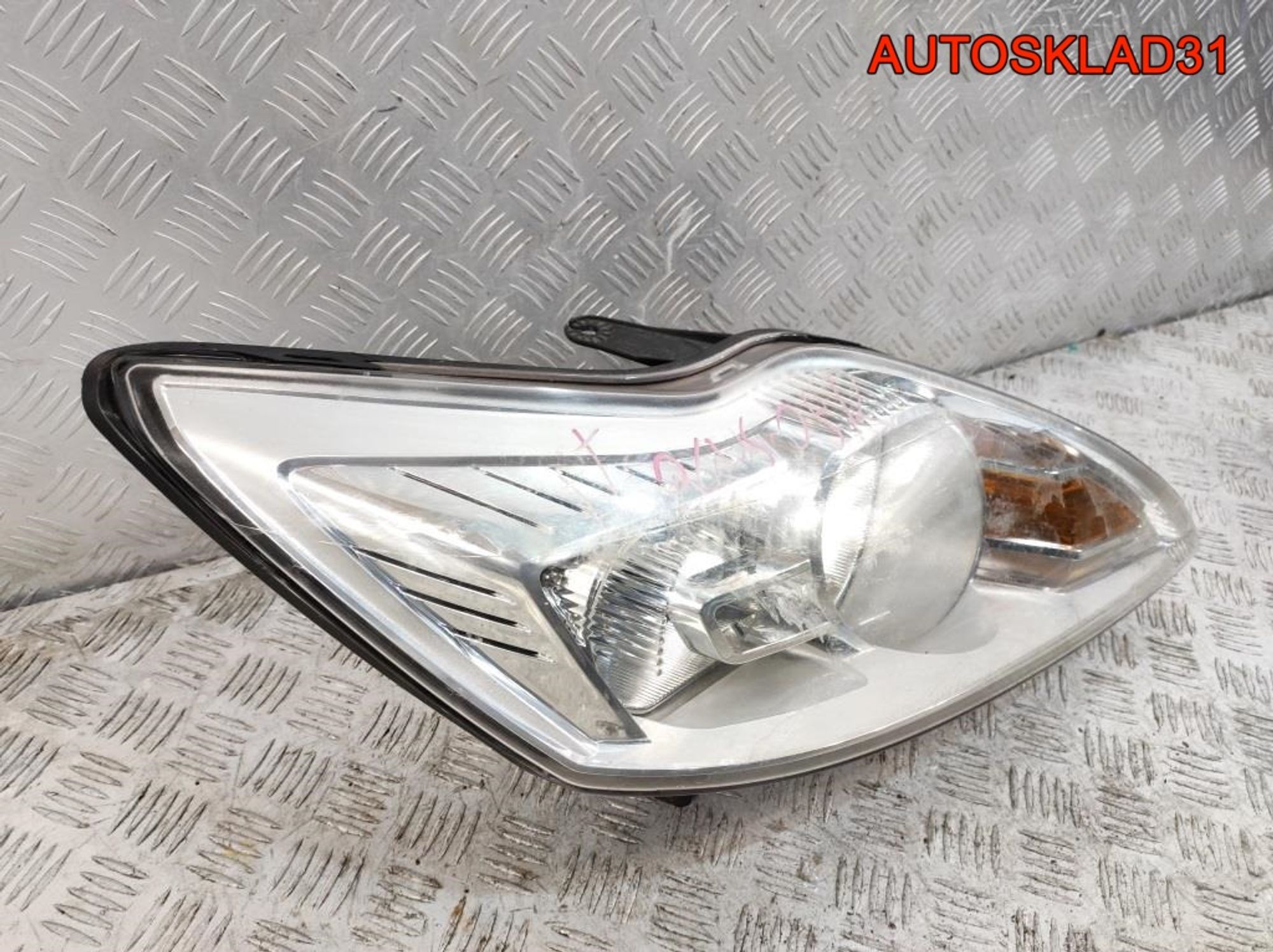 Фары комплект Ford Focus 2 Рестайлинг 20B483B52B, 14000 рублей, Дубовое