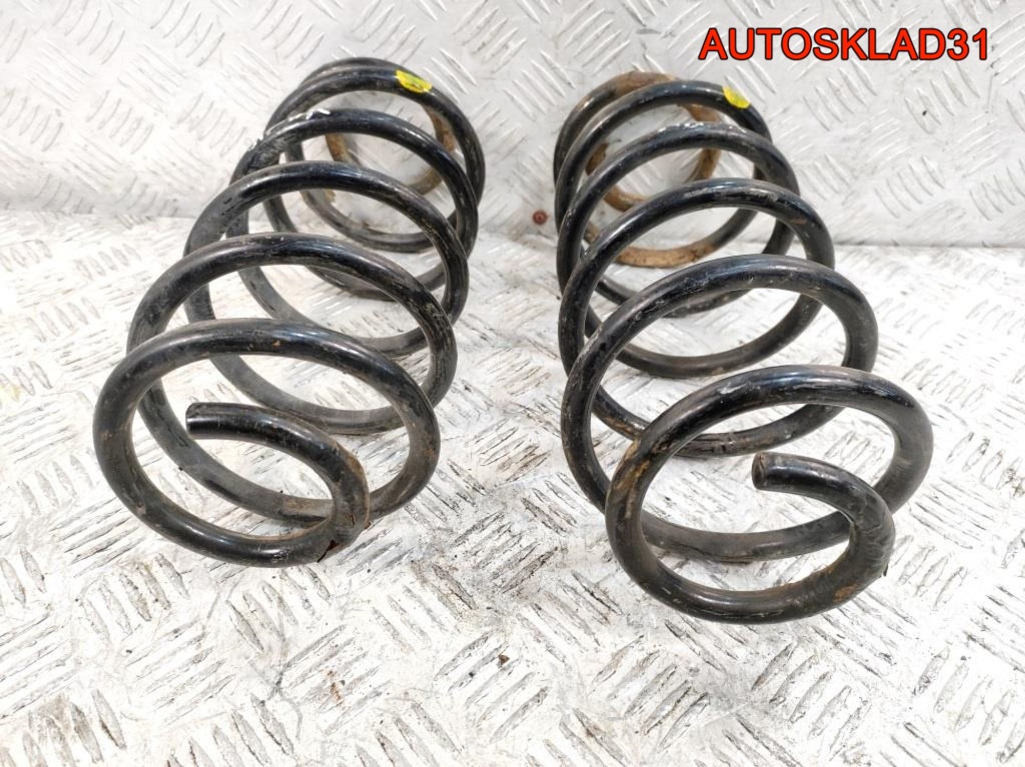 Пружина подвески задняя Комплект Toyota Yaris 1.3 1NR 482310D170, 2000 рублей, Дубовое