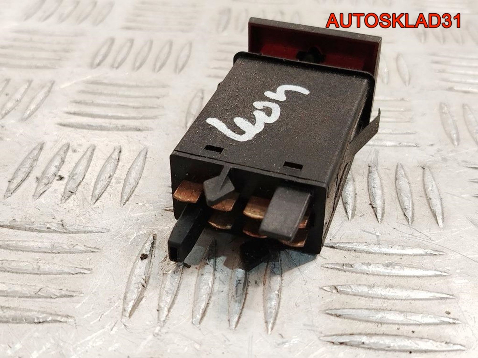 Кнопка аварийной сигнализации SEAT Leon 1M1 1M0941509B, 6500 рублей, Дубовое