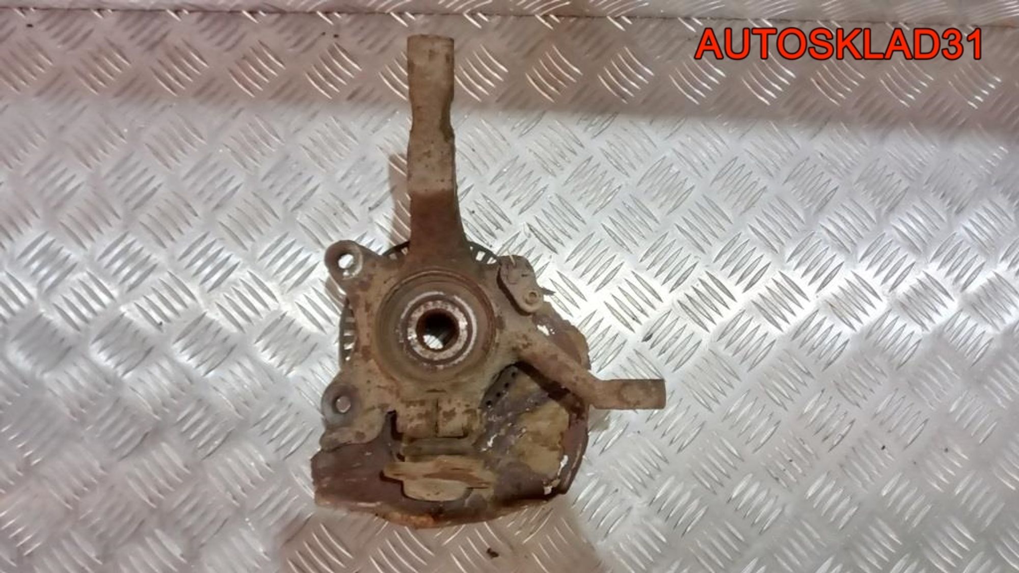 Кулак поворотный передний правый VW Golf 3 357407256C, 3000 рублей, Дубовое