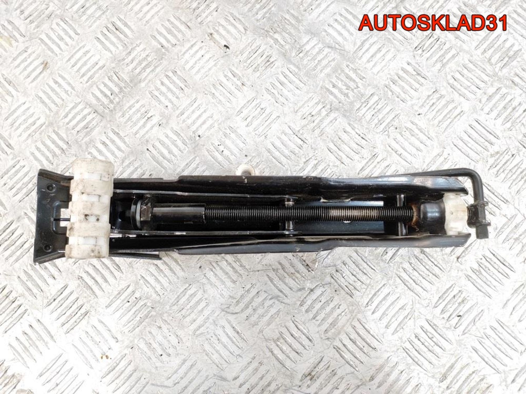 Домкрат Audi A6 C7 4G 4G0011031F, 4000 рублей, Дубовое