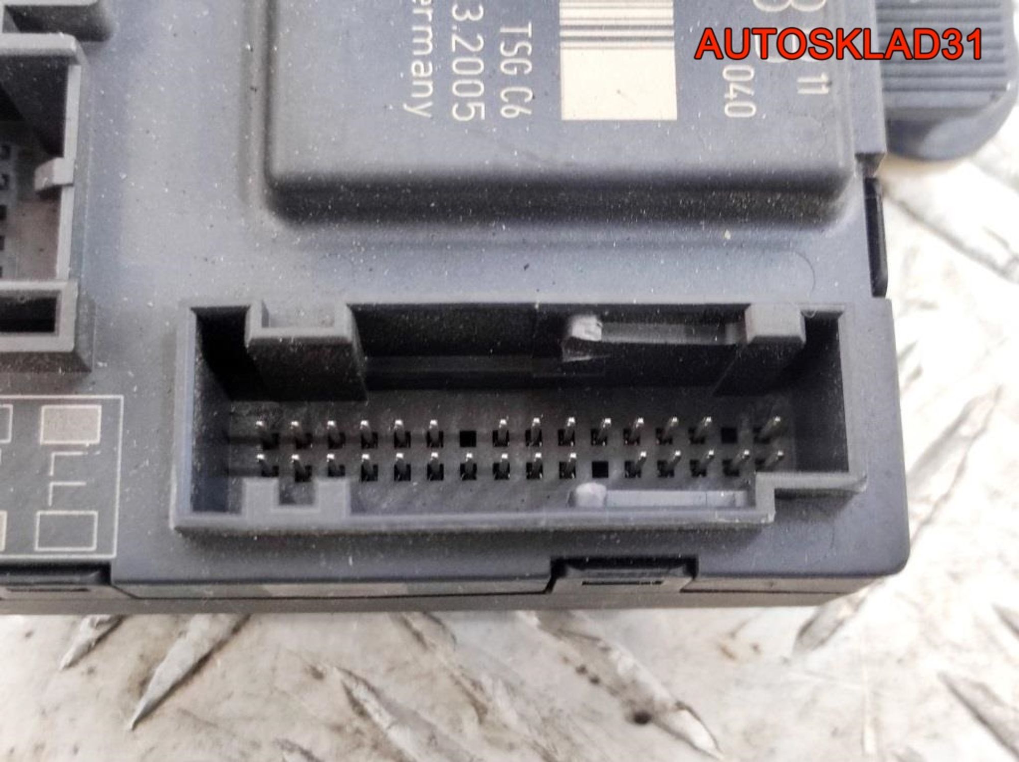 Блок комфорта передней л/ двери Audi A6 C6 4F0959793B, 1400 рублей, Дубовое