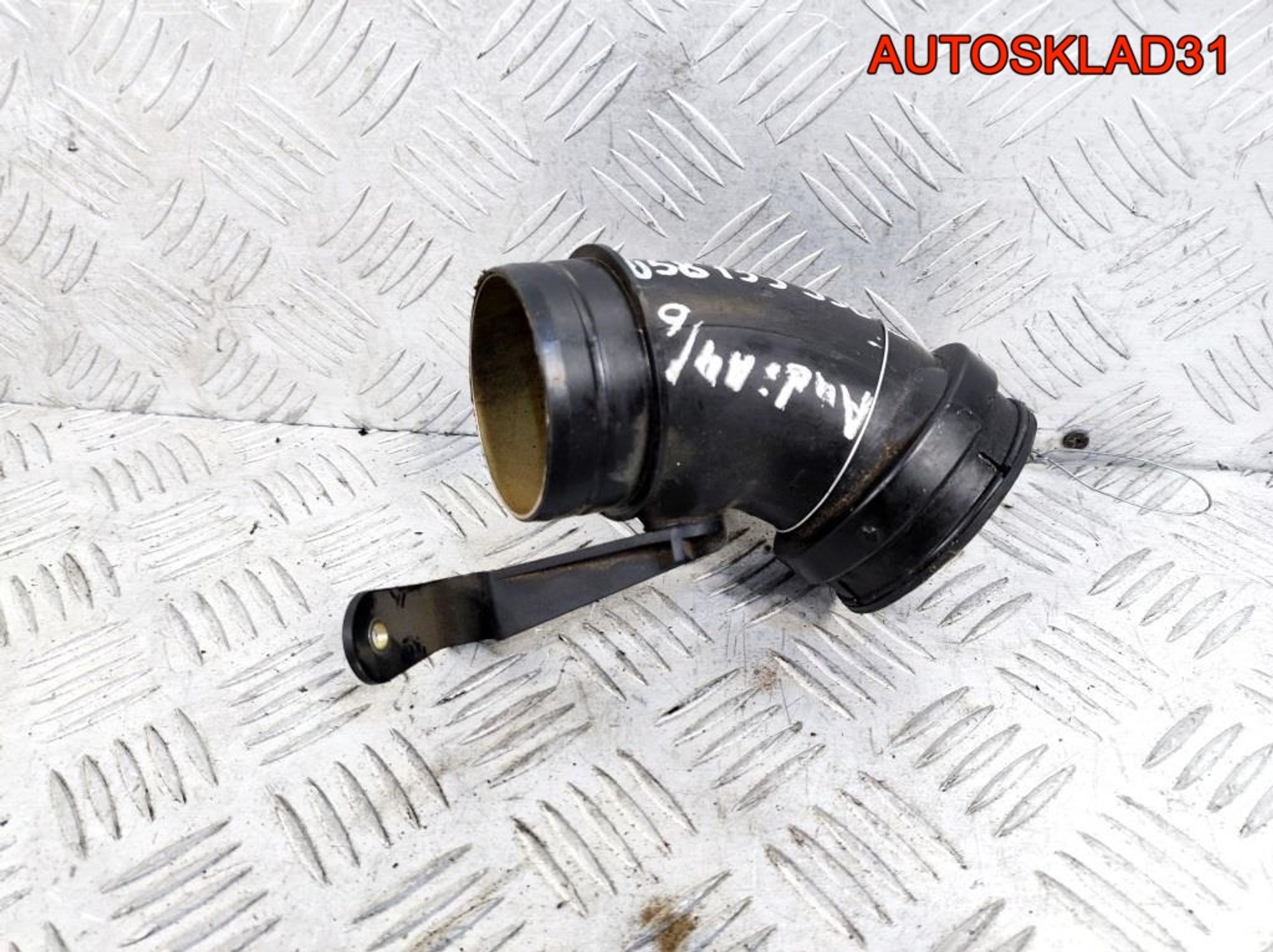 Патрубок впускного коллектора Passat B5 058133356D, 1700 рублей, Дубовое