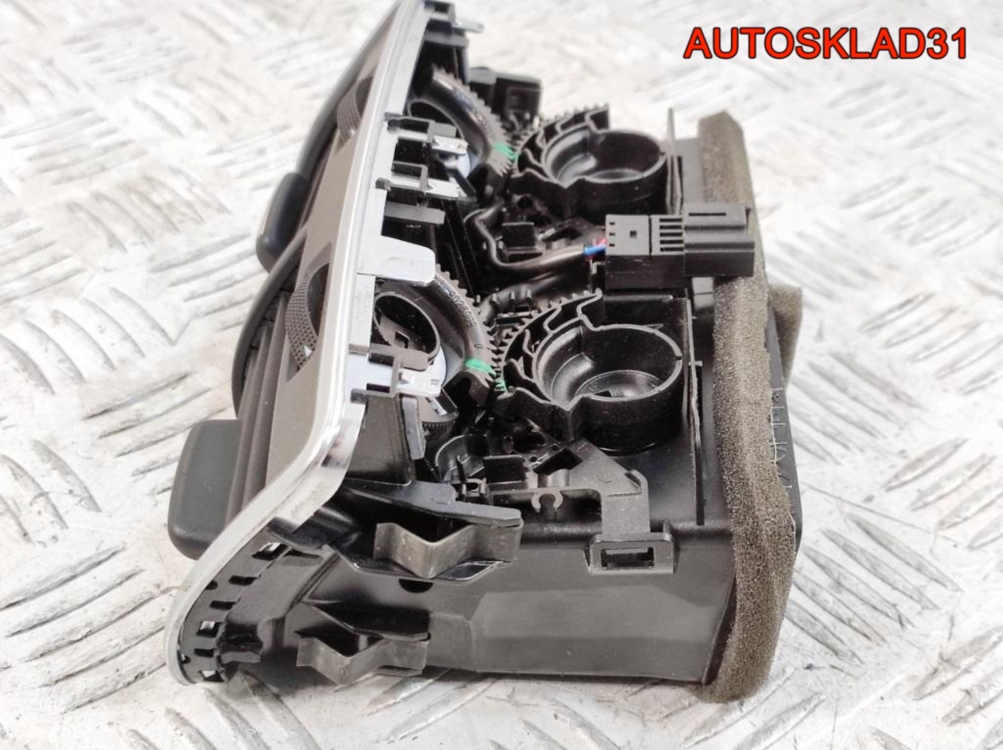 Дефлектор обдува салона задний Audi A6 C7 4G 4G0819203, 2000 рублей, Дубовое