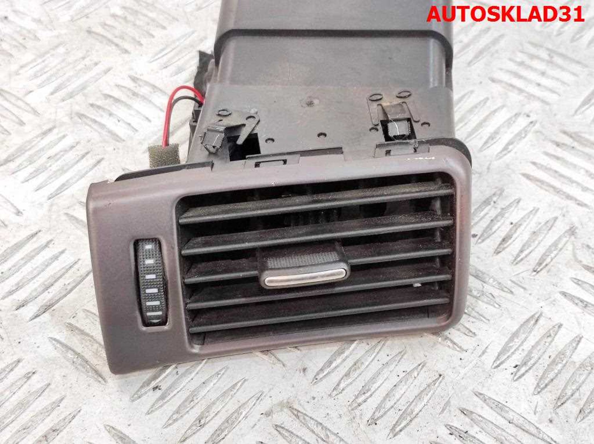 Дефлектор воздушный левый Audi A6 C5 4B1820901, 1000 рублей, Дубовое