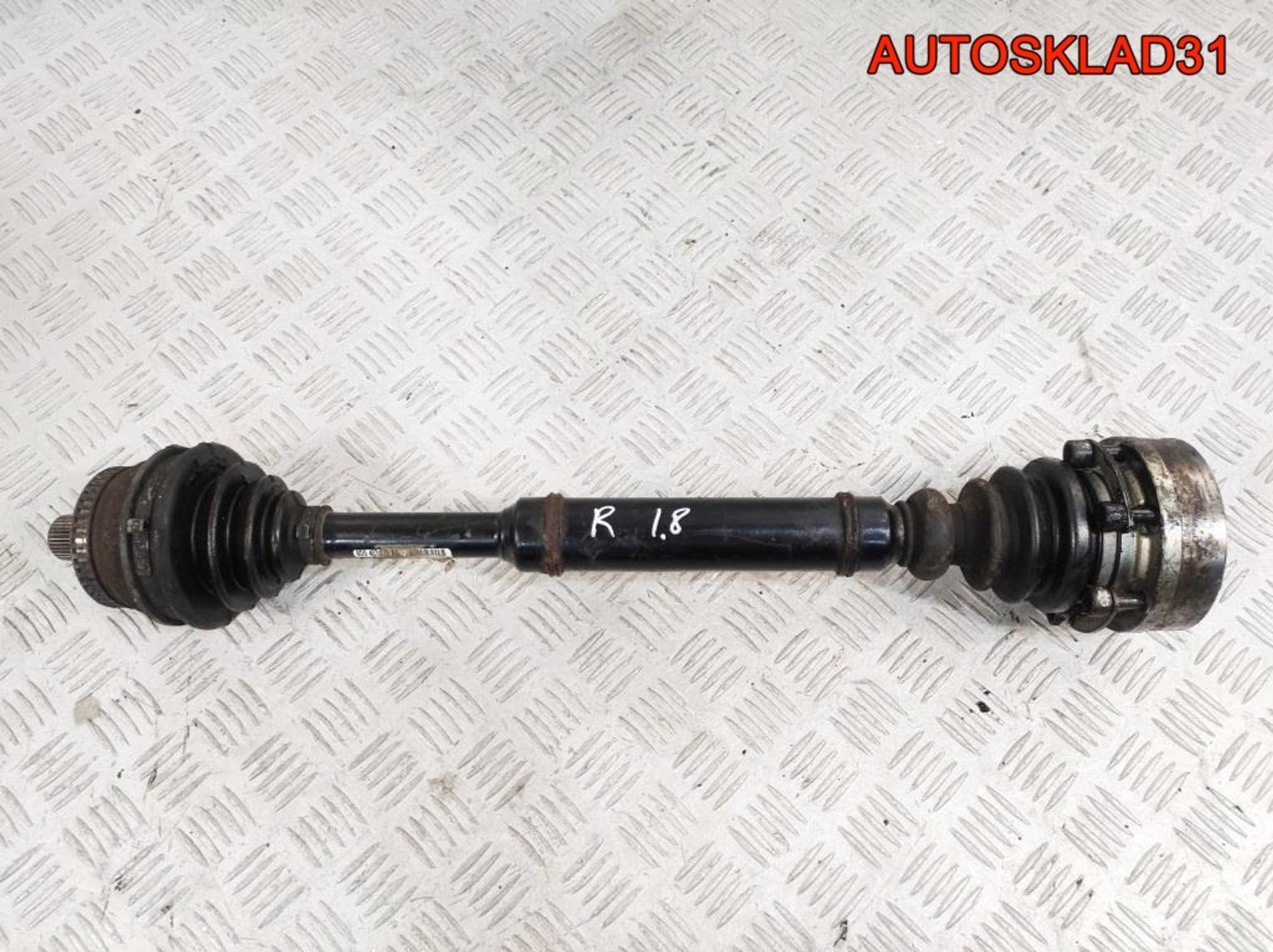 Привод перед правый VW Passat B5 МКПП 8D0407272AQ, 4100 рублей, Дубовое