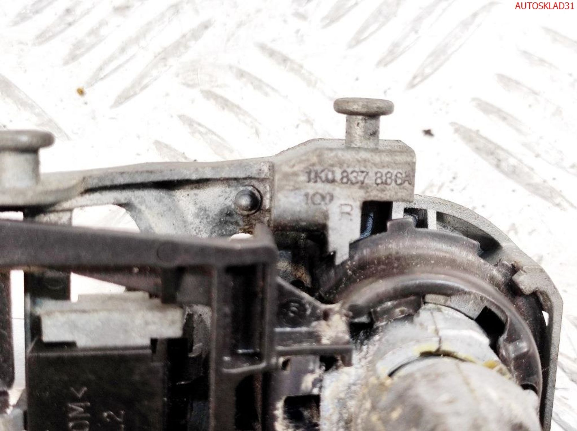 Ручка двери передняя левая VW Golf 5 1K0837885A, 2000 рублей, Дубовое