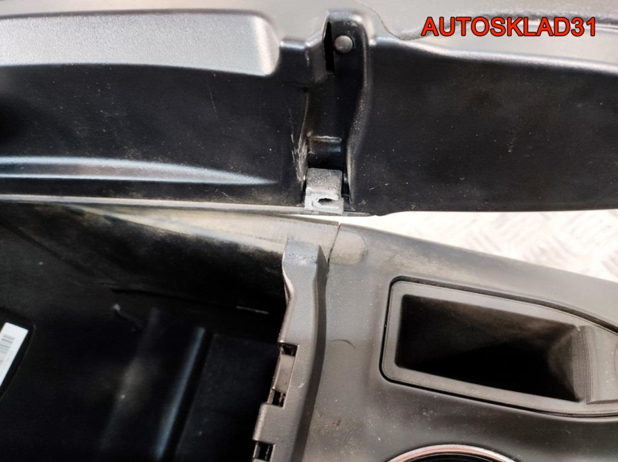 Подлокотник с консолью Mercedes GLK A2046800150, 10000 рублей, Дубовое