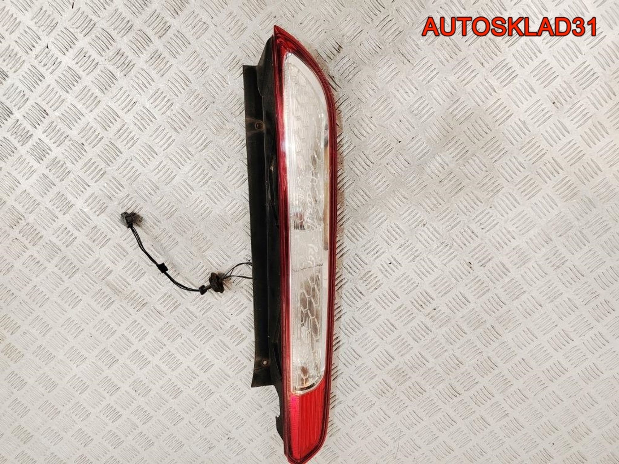 Фонарь задний левый Ford Focus 2 Рест 8M5113405A Хетчбэк, 6000 рублей, Дубовое