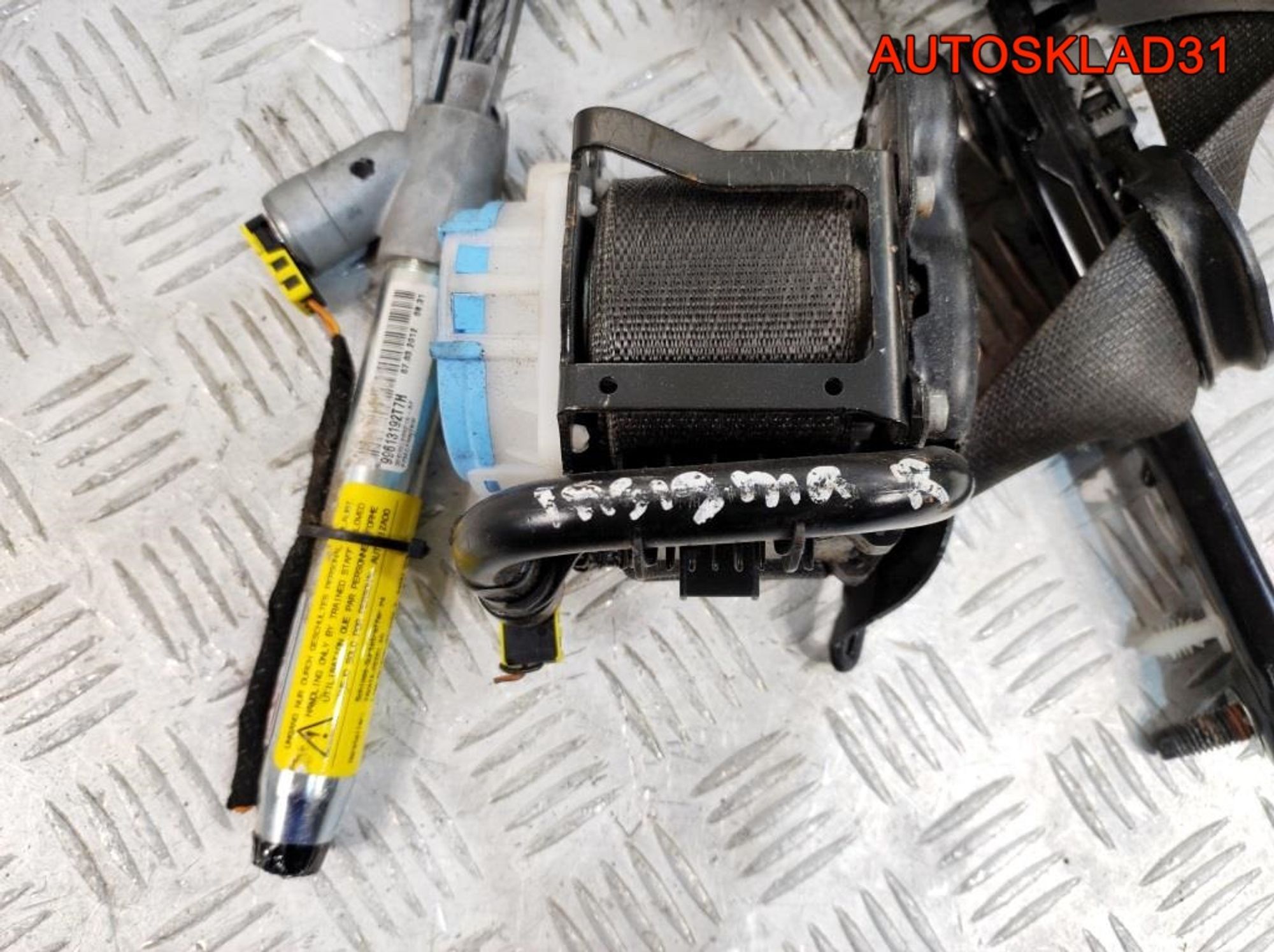 Ремень безопасности передний правый Opel Insignia 306834710, 3600 рублей, Дубовое