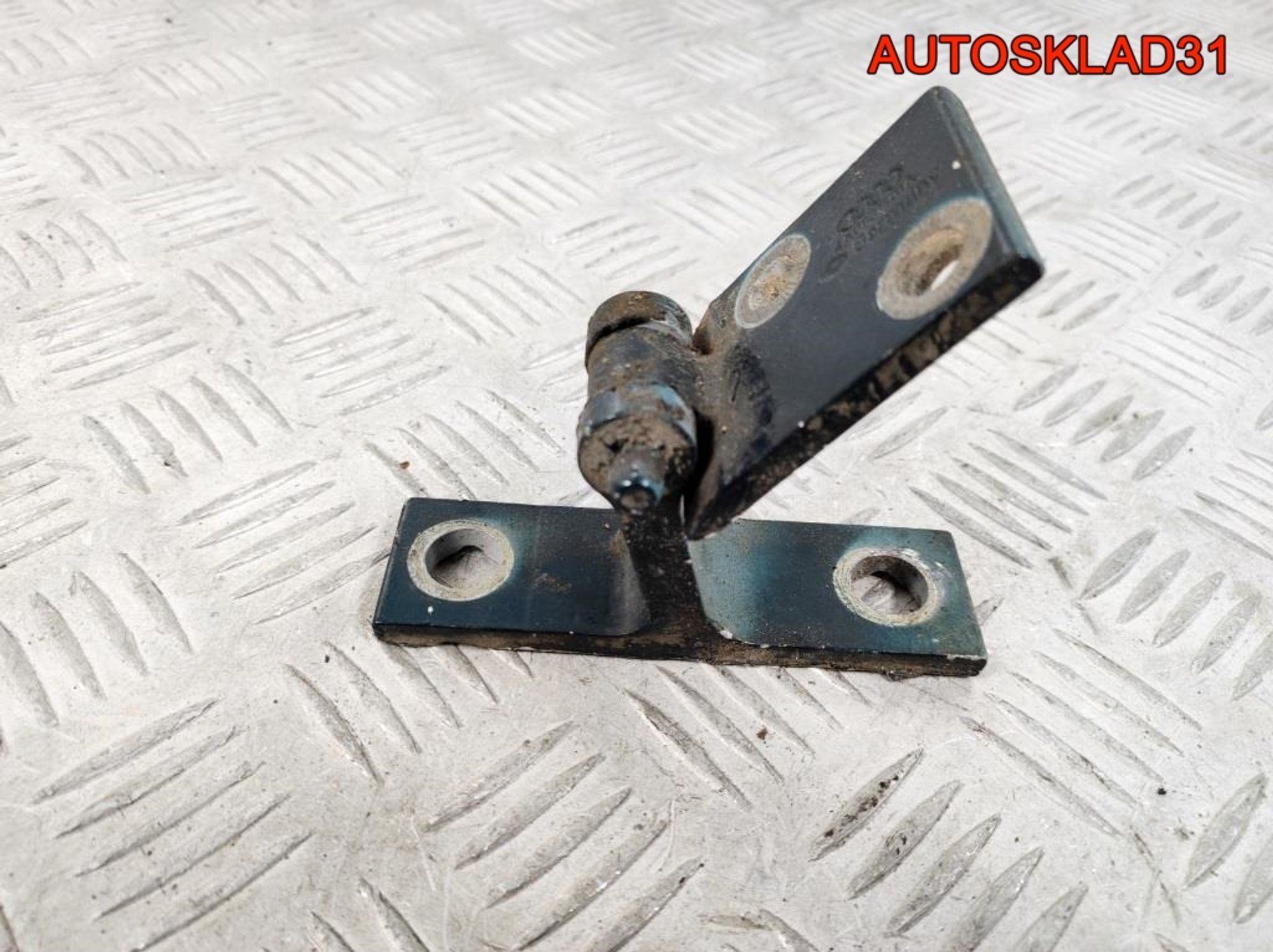 Петля двери передняя верхняя правая Audi A6 C4, 900 рублей, Дубовое