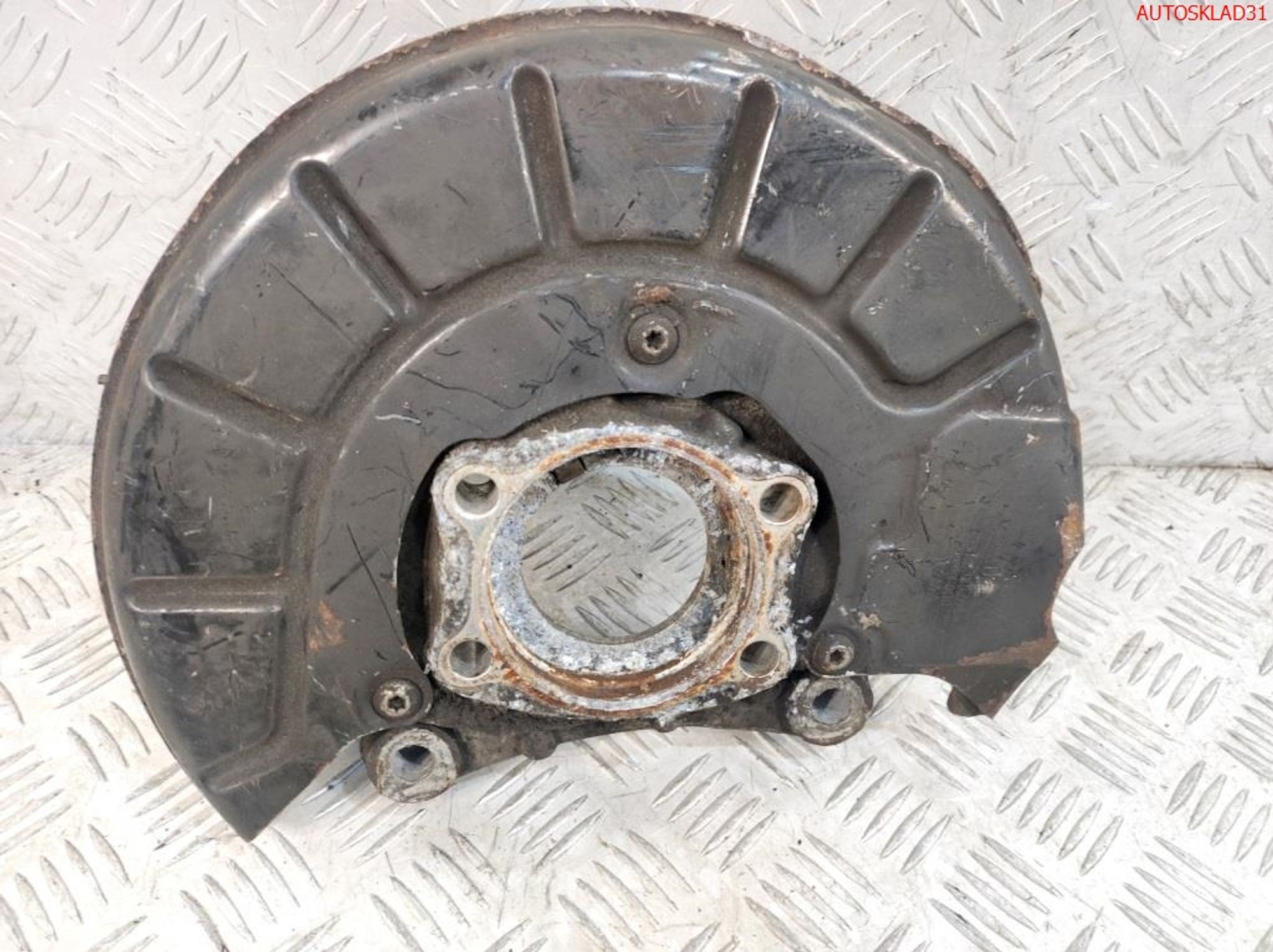 Кулак поворотный передний левый VW Passat B6 3C0407253F, 2000 рублей, Дубовое