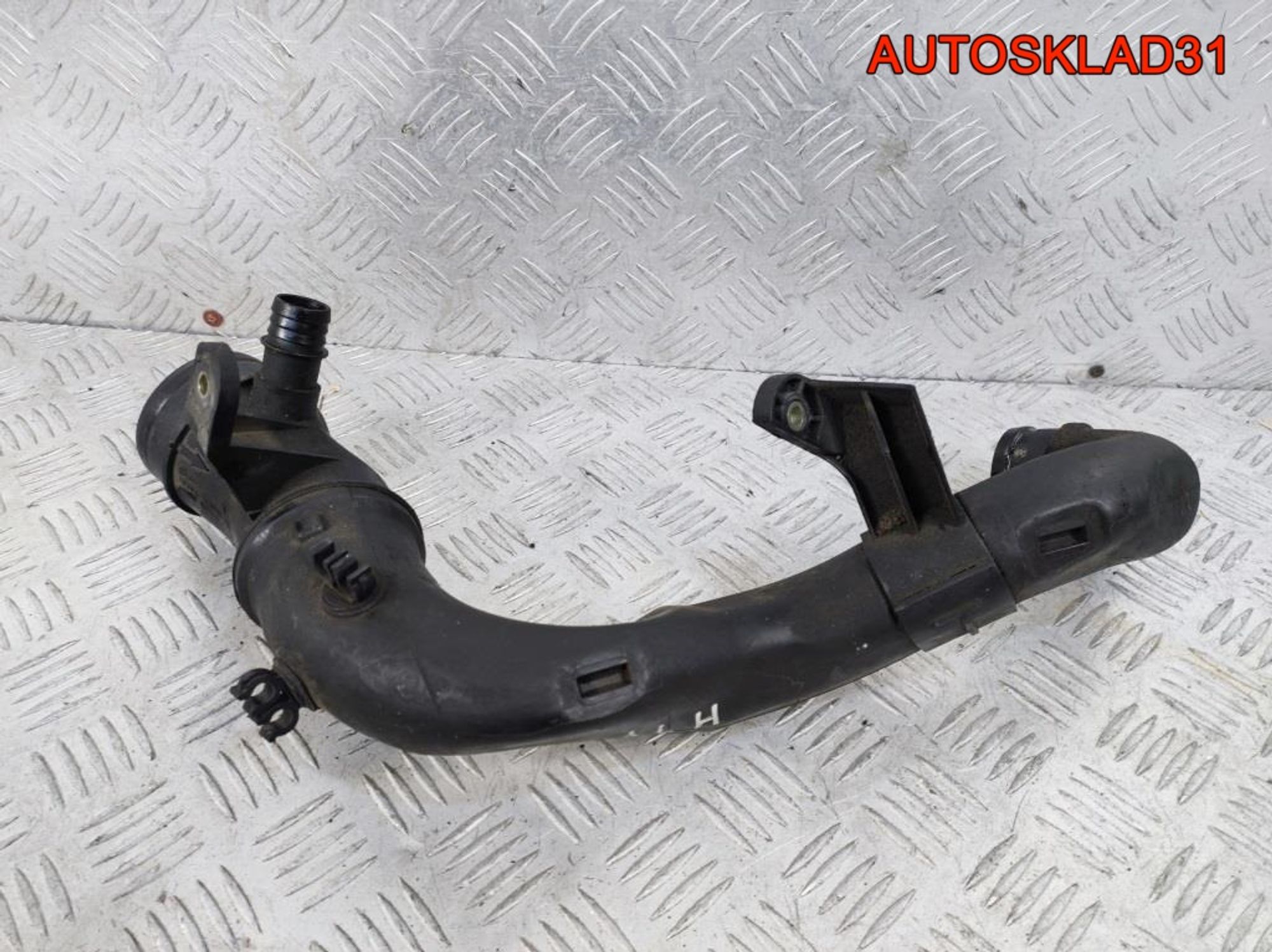 Патрубок воздушного фильтра VW Golf Mk4 1J0129654L, 1700 рублей, Дубовое