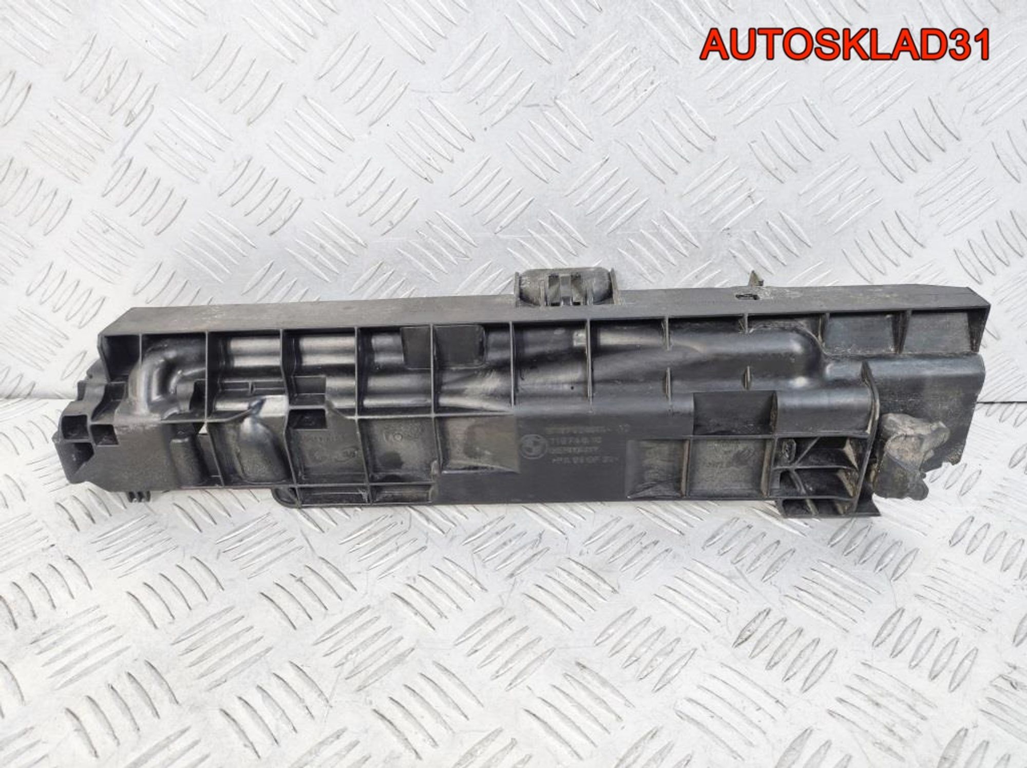 Кронштейн радиатора правый BMW E90 17107524914, 900 рублей, Дубовое