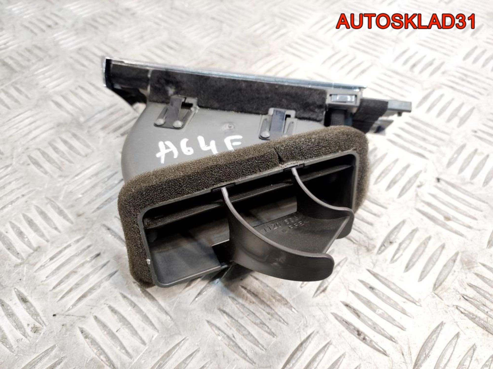 Дефлектор воздушный правый Audi A6 C6 4F1820902B, 900 рублей, Дубовое