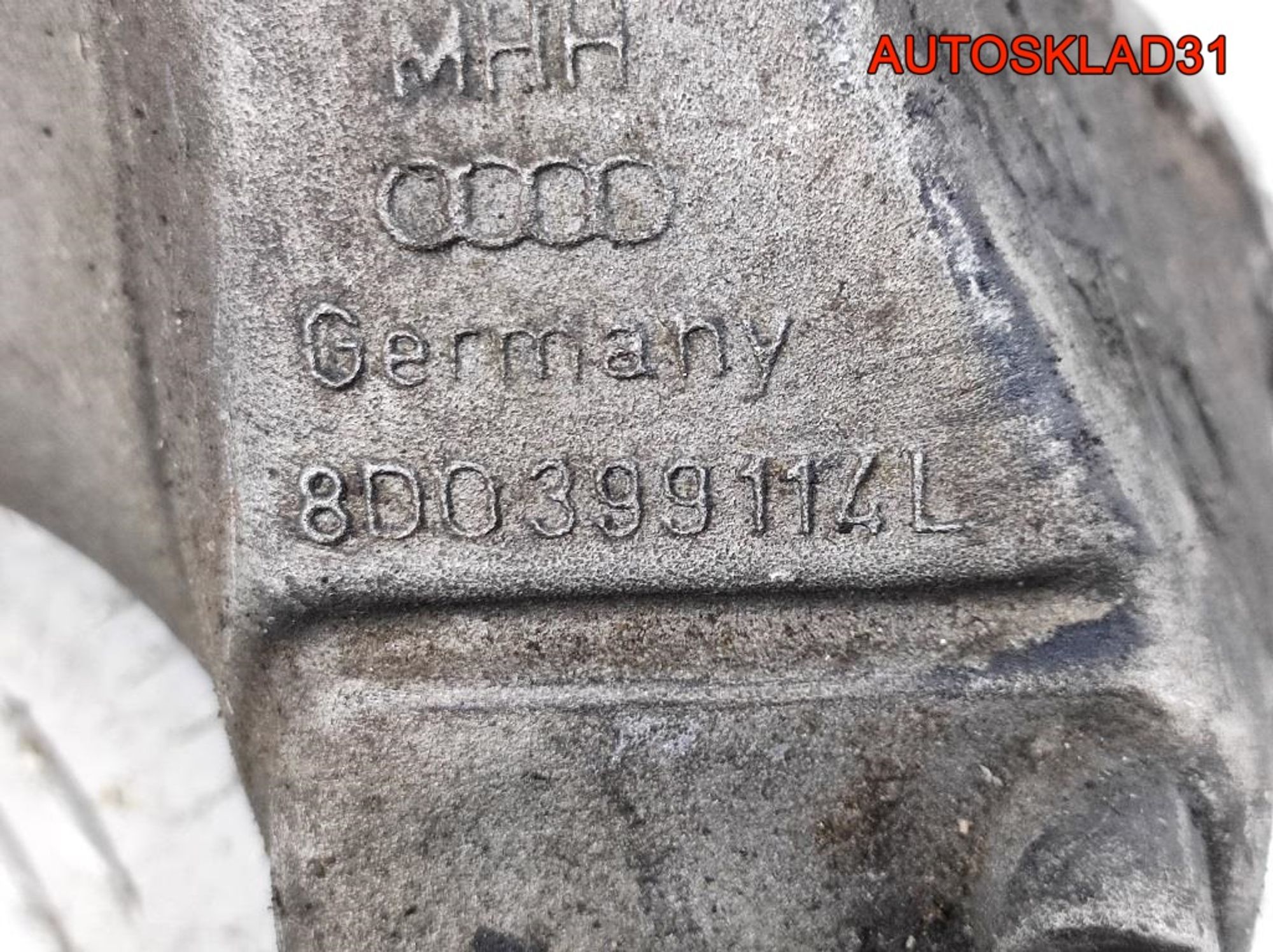 Кронштейн МКПП правый Audi A4 B5  1,8 Бензин 8D0399114L, 2000 рублей, Дубовое