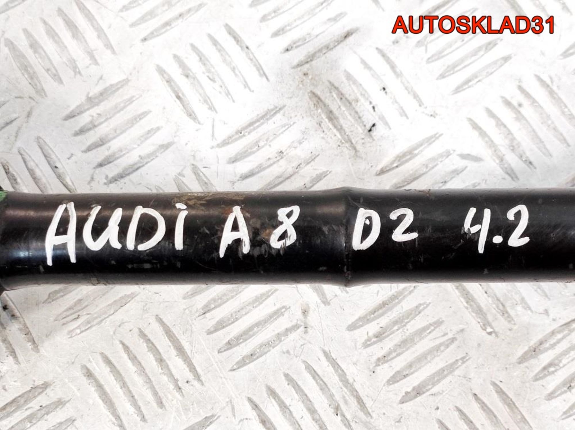 Полуось передняя левая Audi A8 D2 4,2 ABZ 4A0407331C, 3600 рублей, Дубовое
