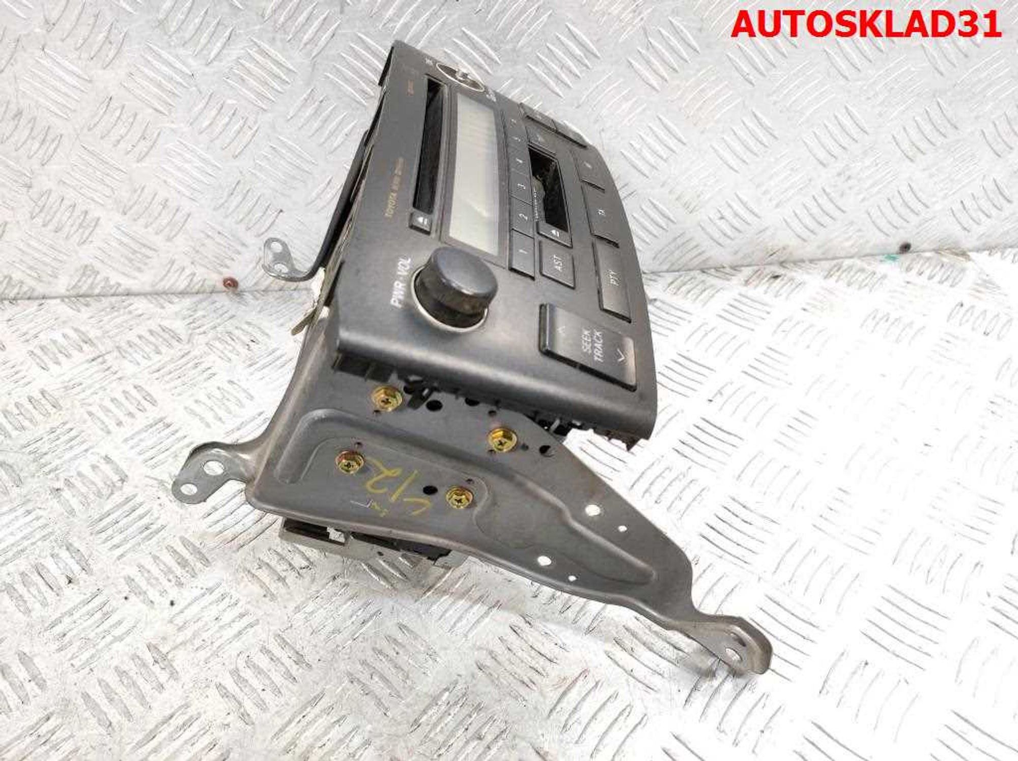 Магнитола W53900 Toyota Avensis 2 8612005070, 1000 рублей, Дубовое