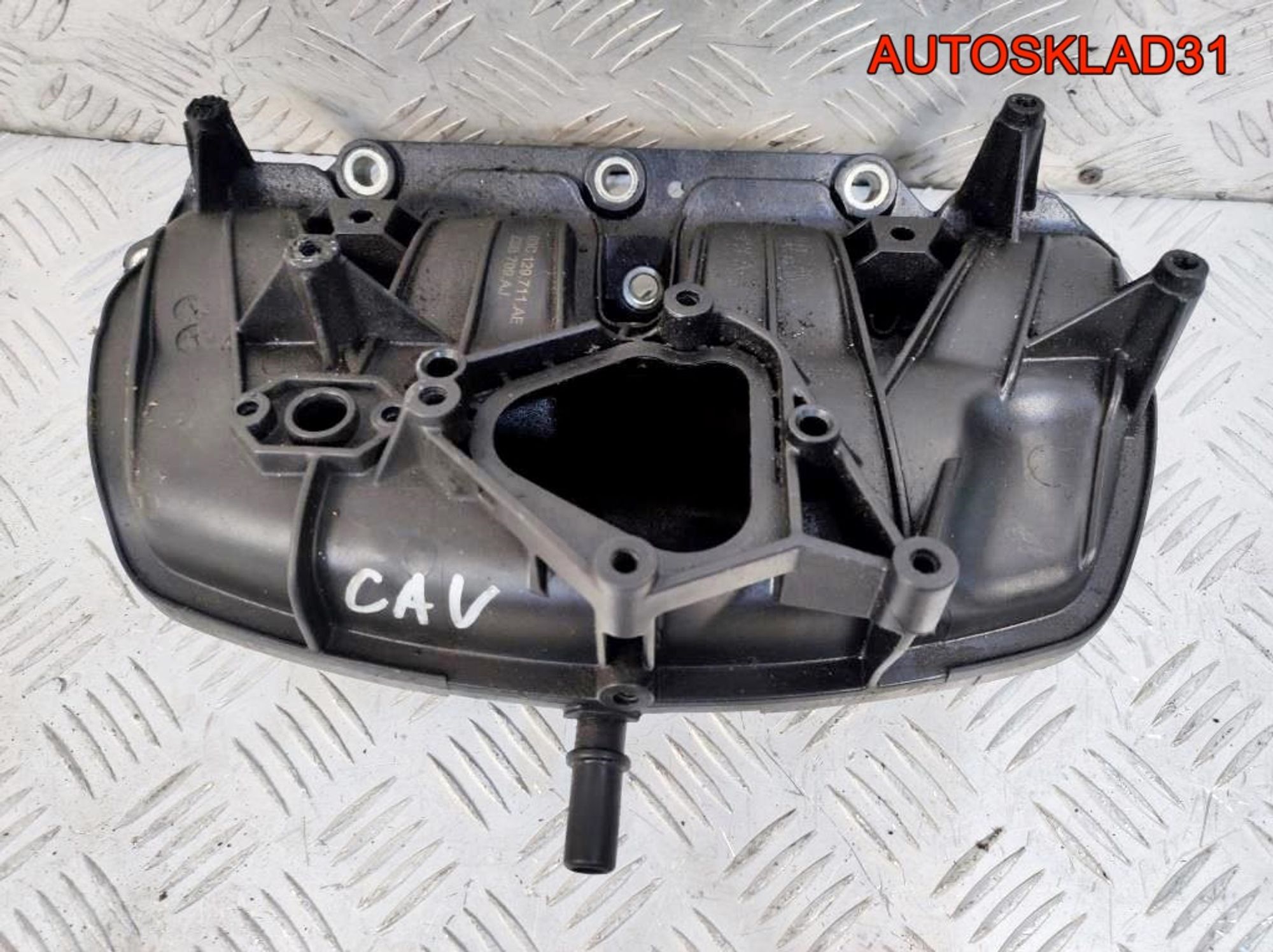 Коллектор впускной VW Tiguan CAV 03C129711AE, 3700 рублей, Дубовое