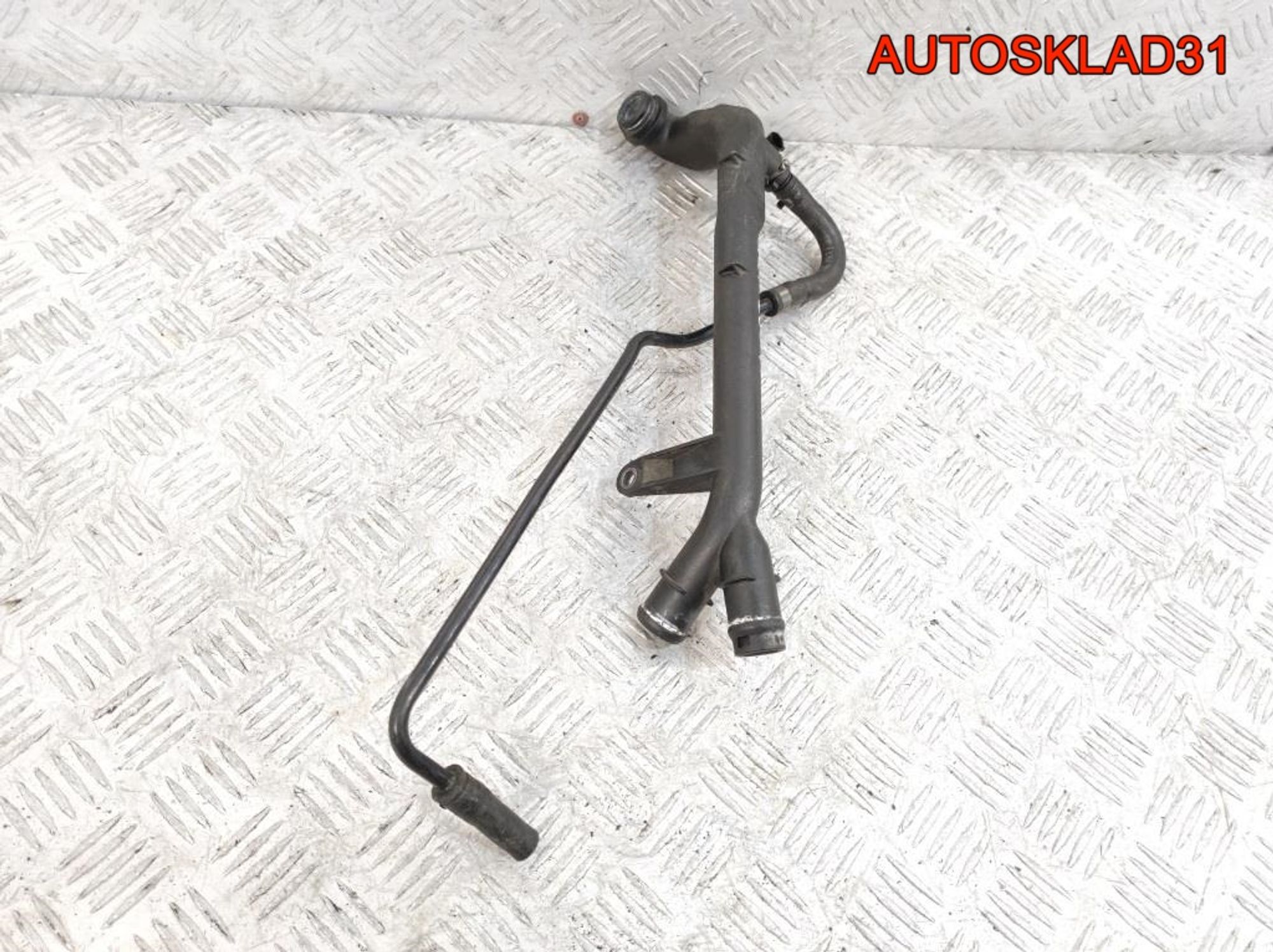 Трубка системы охлаждения Mercedes W203 M271.946 A2712001152, 3600 рублей, Дубовое