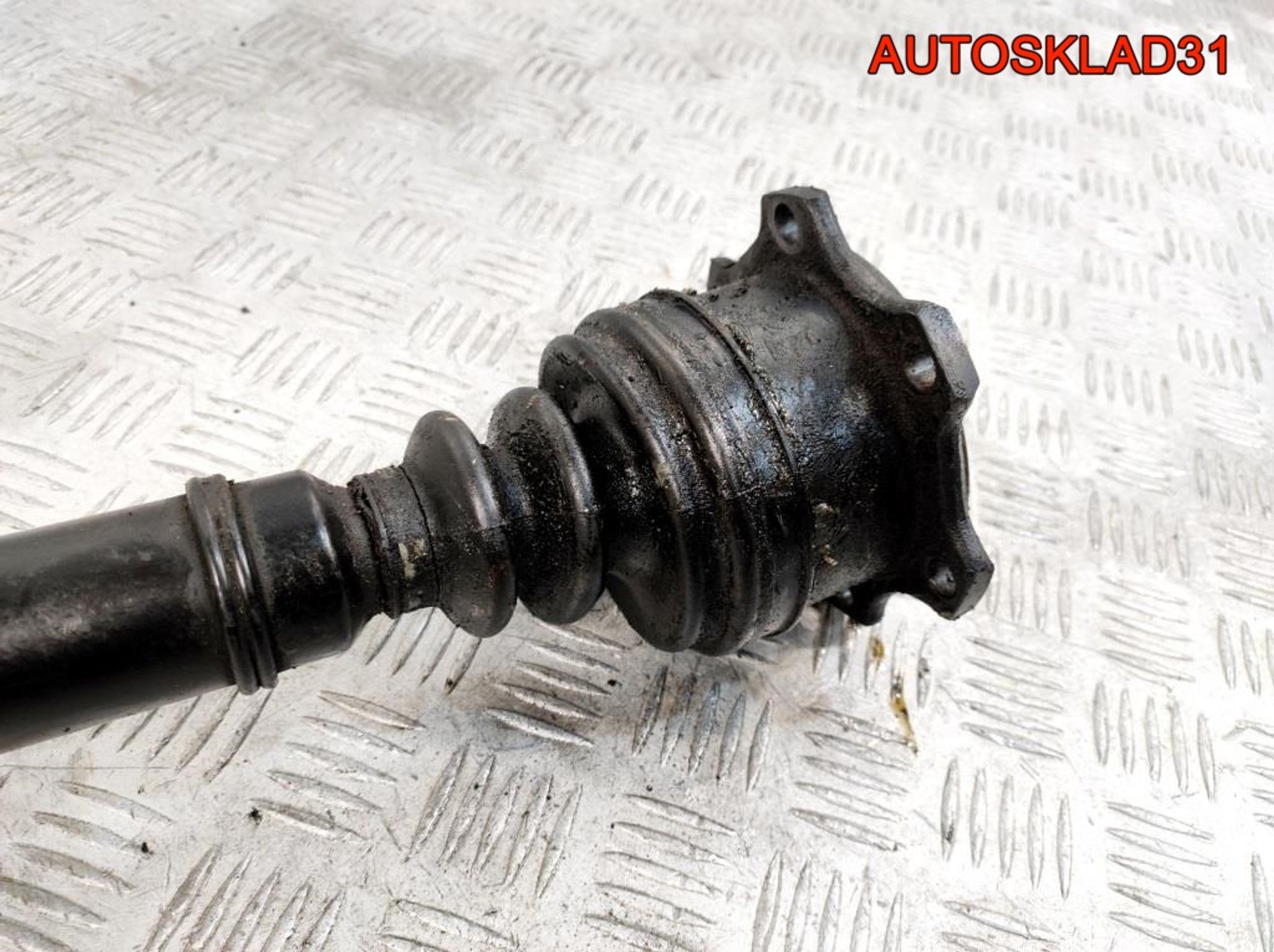 Полуось передняя правая АКПП Audi A6 C5 4B0407272F, 2700 рублей, Дубовое