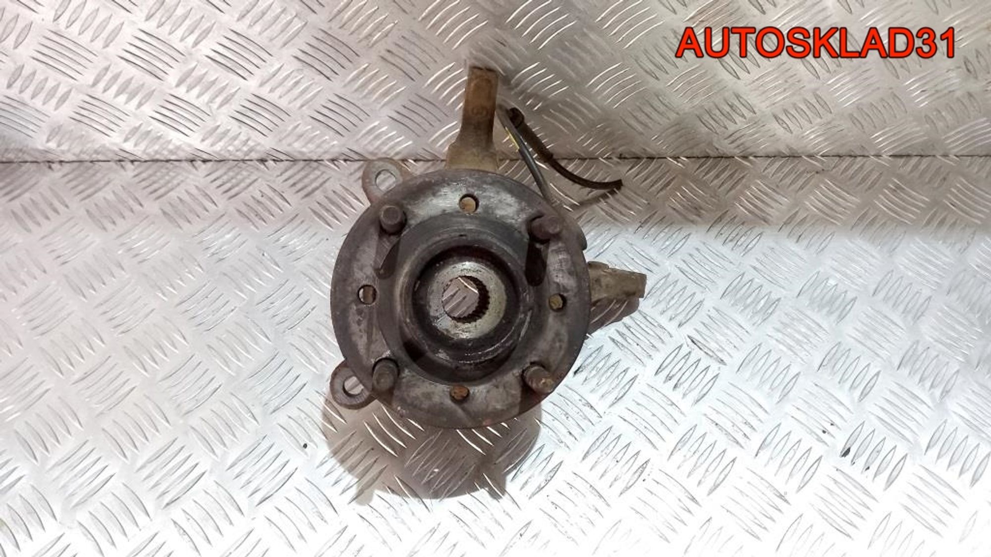 Кулак поворотный передний левый в сборе Mitsubishi Carisma DA MR369681, 3500 рублей, Дубовое