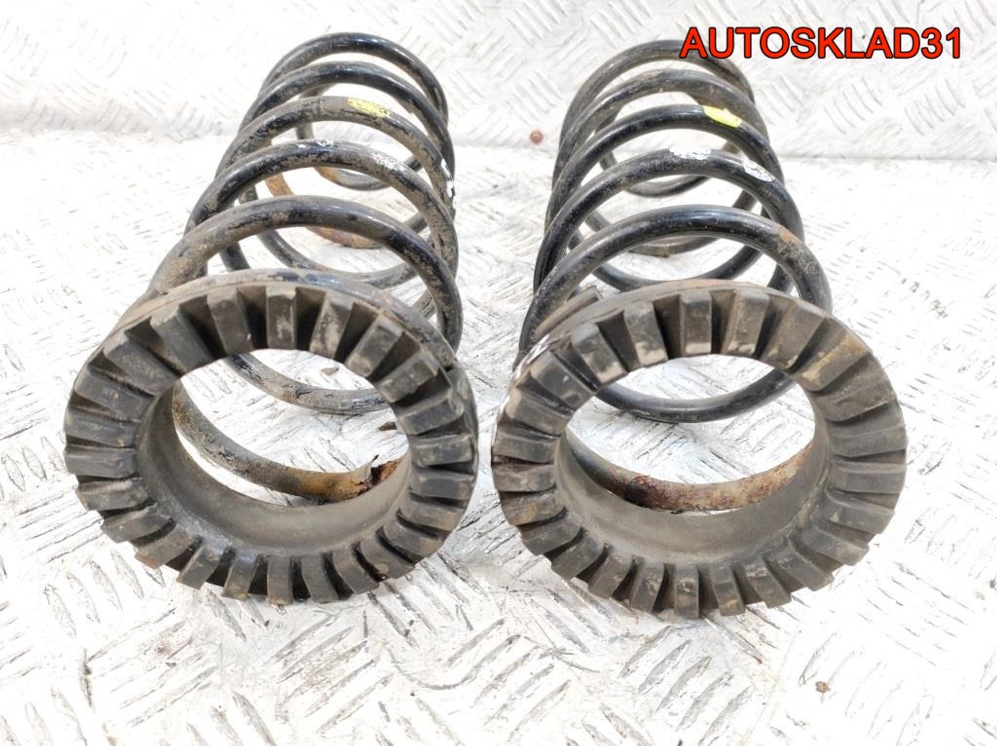 Пружина подвески задняя Комплект Hyundai Getz 553301C201, 2000 рублей, Дубовое