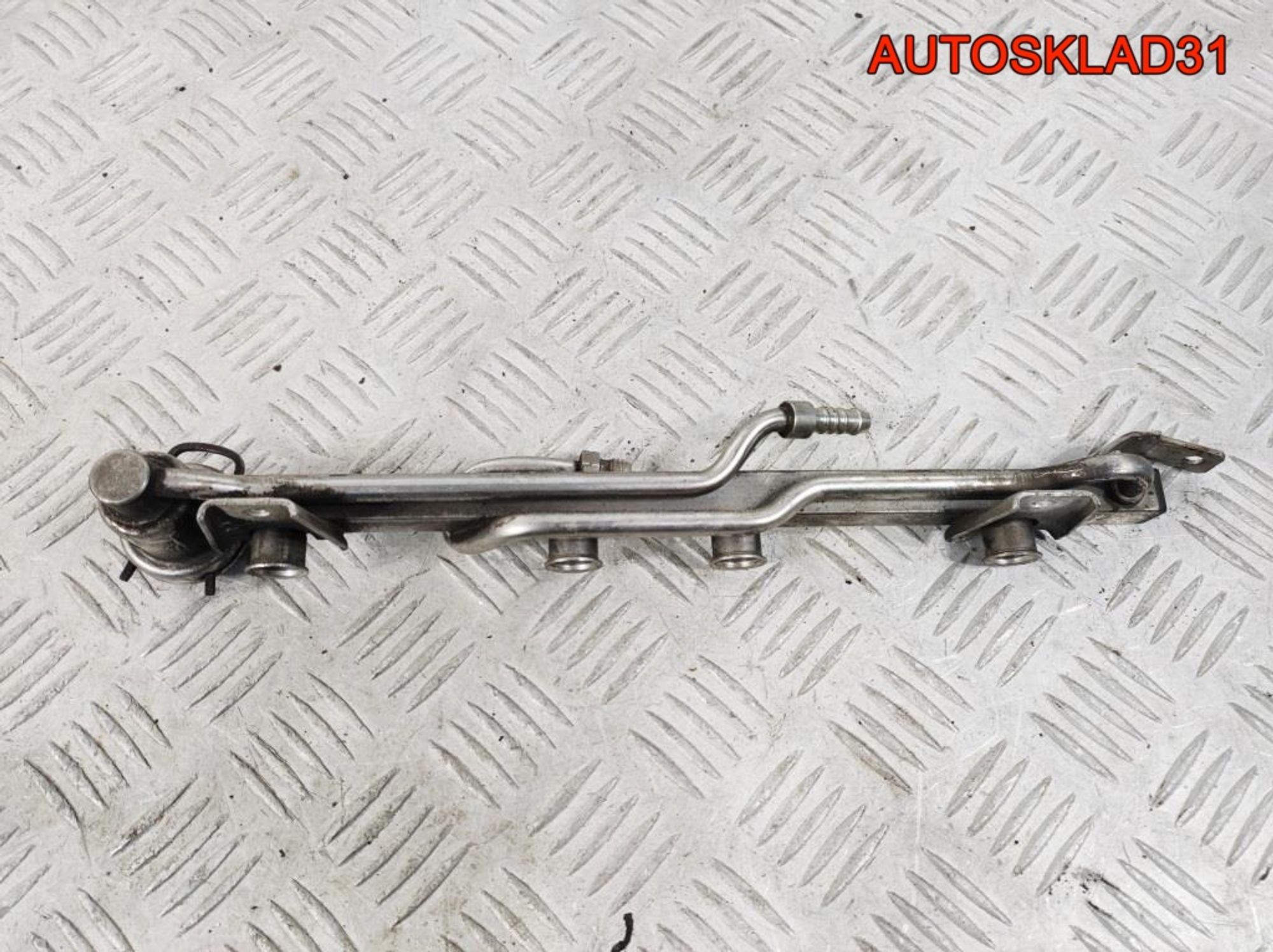 Рейка топливная VW Passat B5 1,6 AHL 
050133681A, 900 рублей, Дубовое