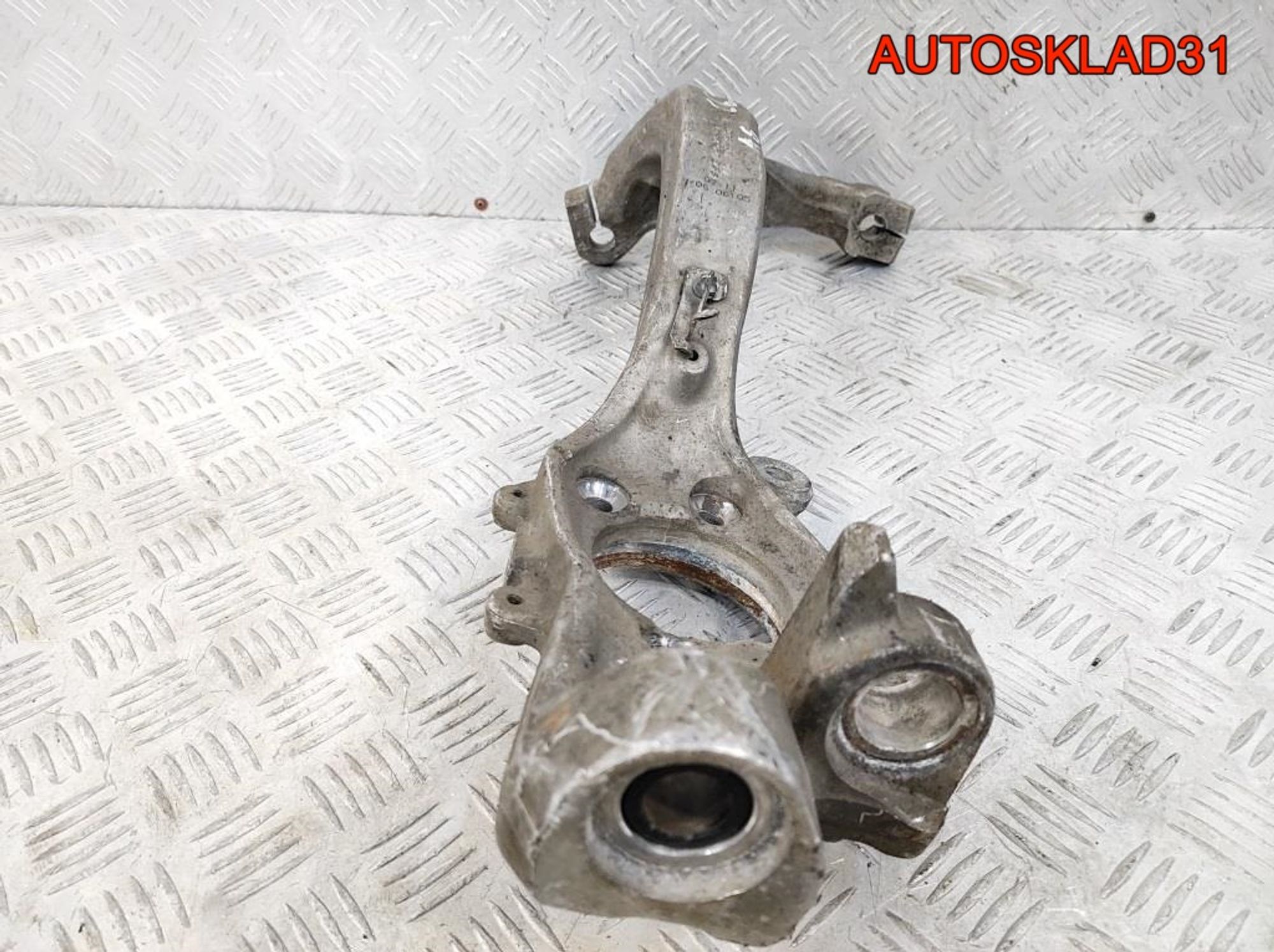 Кулак передний правый Audi A6 C6 4F0407242E, 7000 рублей, Дубовое