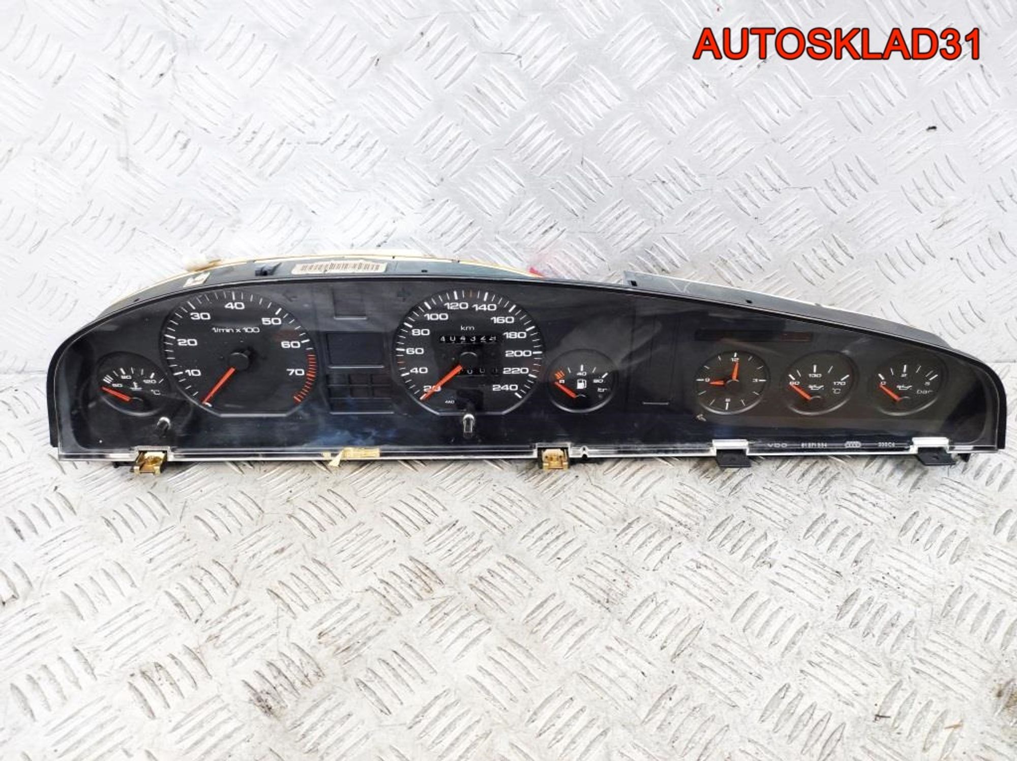 Панель приборов Audi 100 C4 4A1919033P Бензин, 16200 рублей, Дубовое