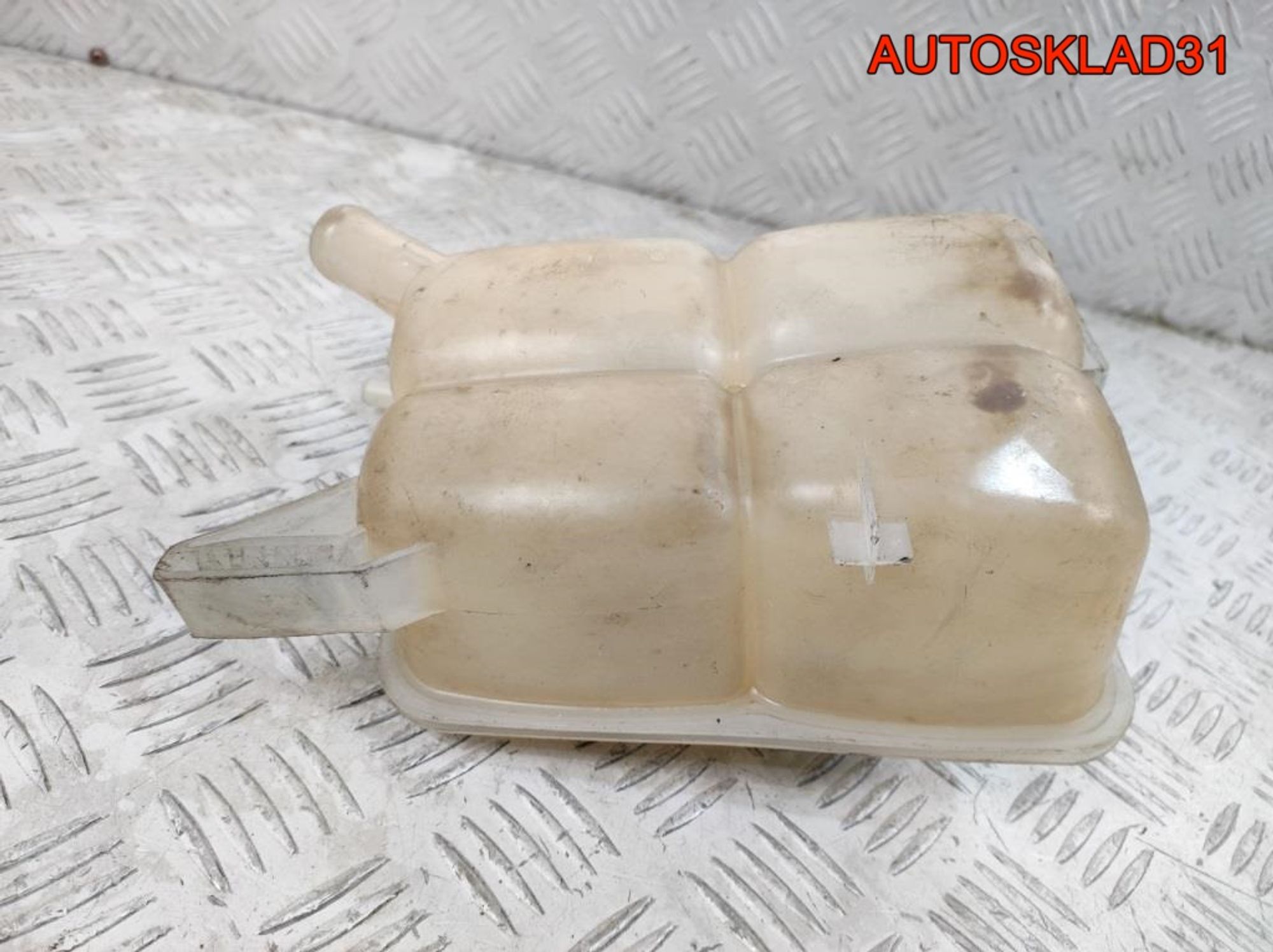Бачок расширительный Ford Focus 2 3M5H8K218AH, 2000 рублей, Дубовое