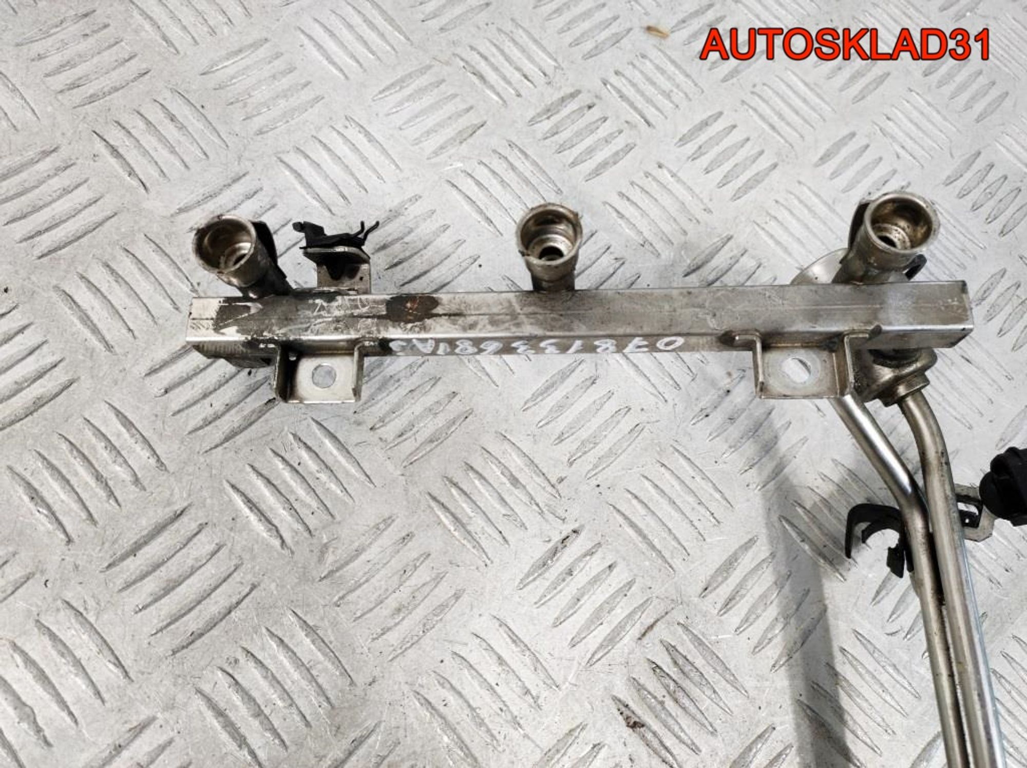 Рейка топливная Audi A6 C5 2,4 ALF 078133681AJ, 900 рублей, Дубовое