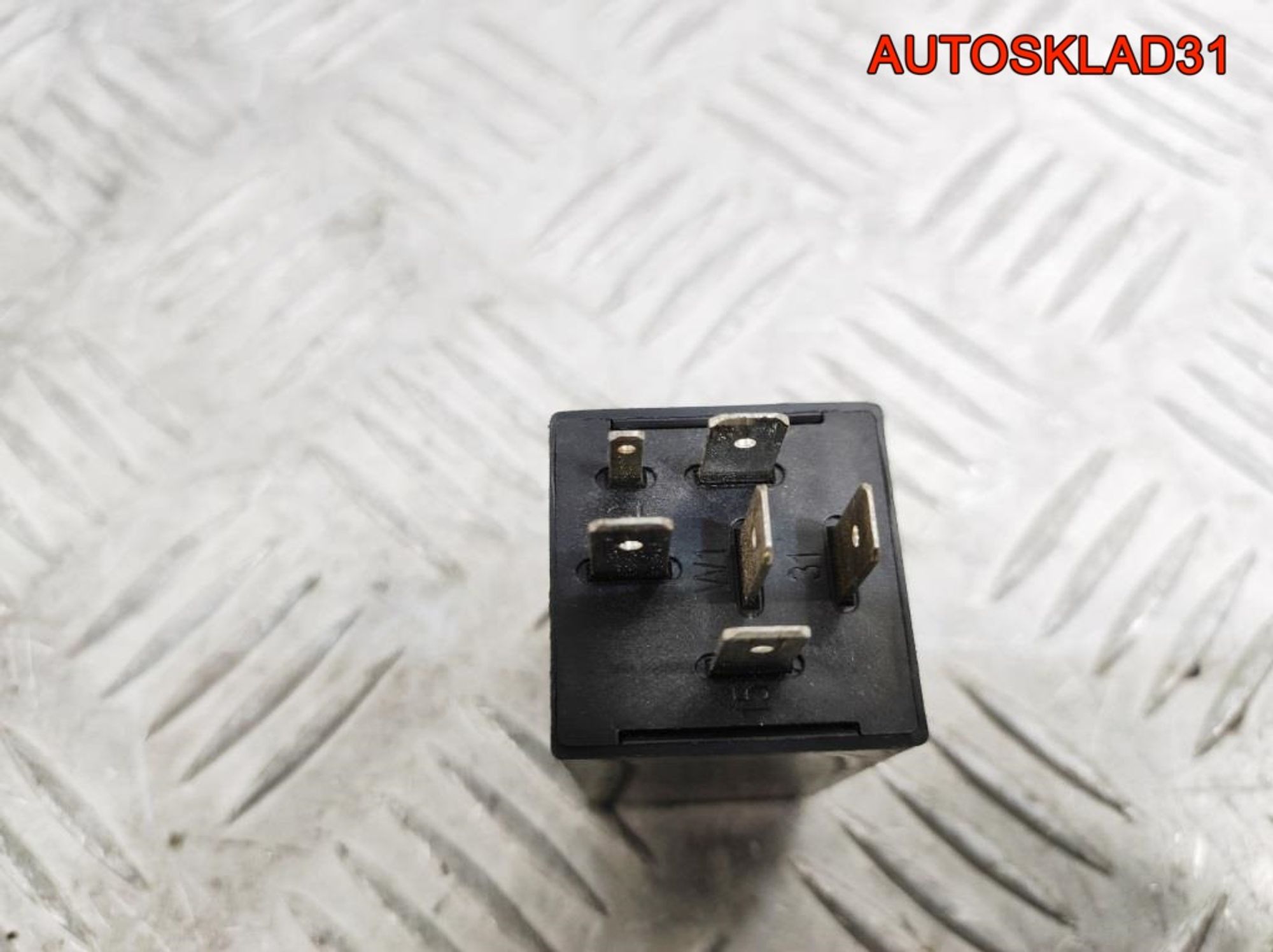 Реле сервотроника 640 Audi A4 B7 8E0907307D, 1400 рублей, Дубовое