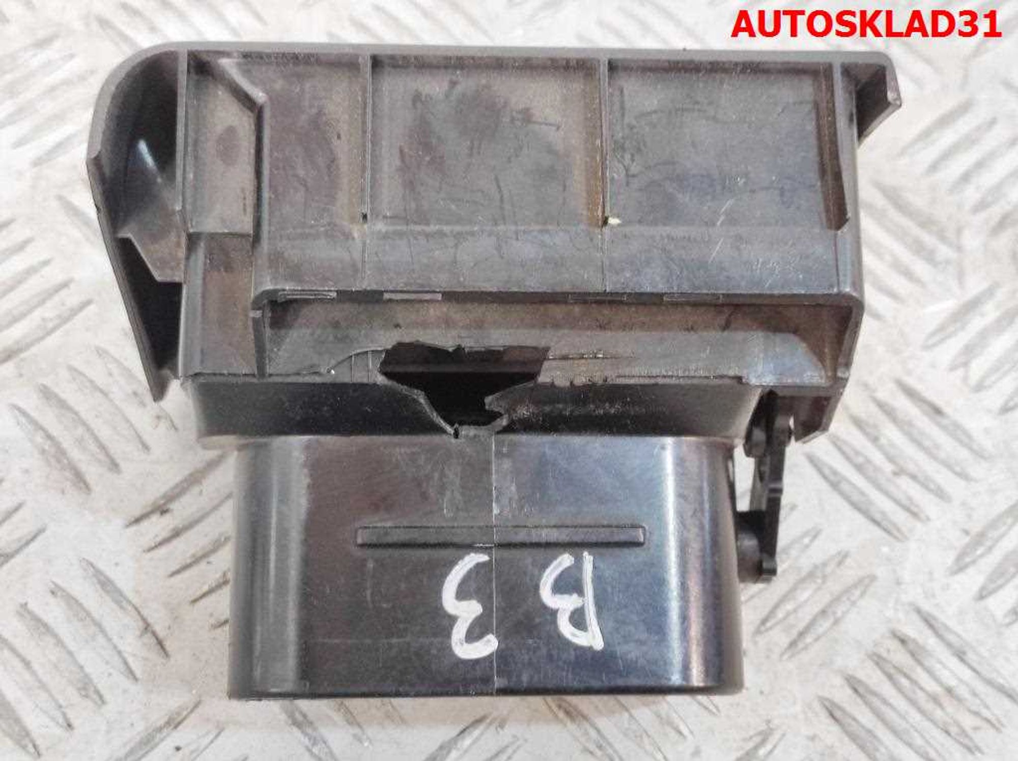 Дефлектор воздушный правый VW Passat B3 357819984, 600 рублей, Дубовое