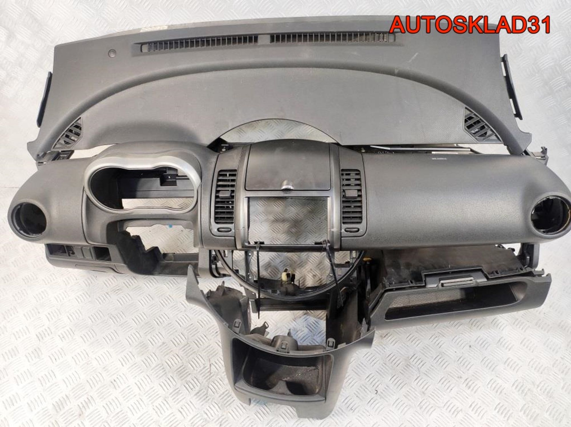 Торпедо Голое Nissan Note E11 Не востановленная, 32400 рублей, Дубовое