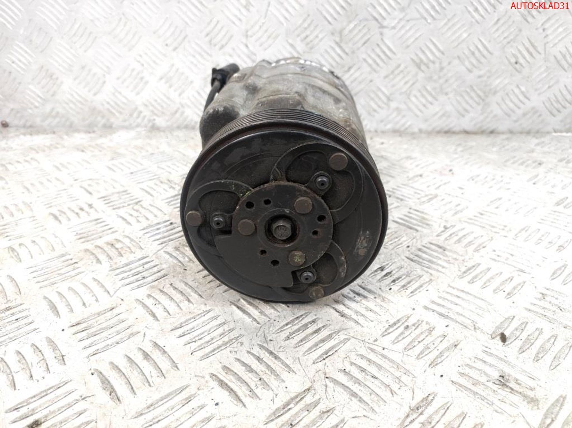 Компрессор кондиционера VW Golf 4 1J0820803J, 5900 рублей, Дубовое