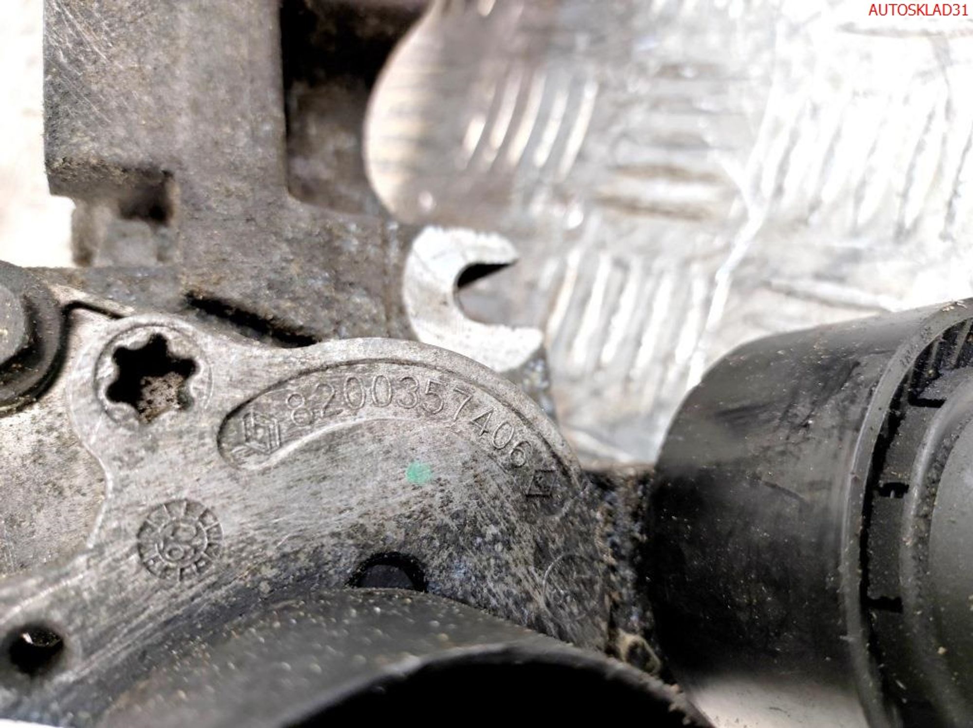 Кронштейн генератора Renault Trafic 2,0 M9R 780 8200527320, 1500 рублей, Дубовое